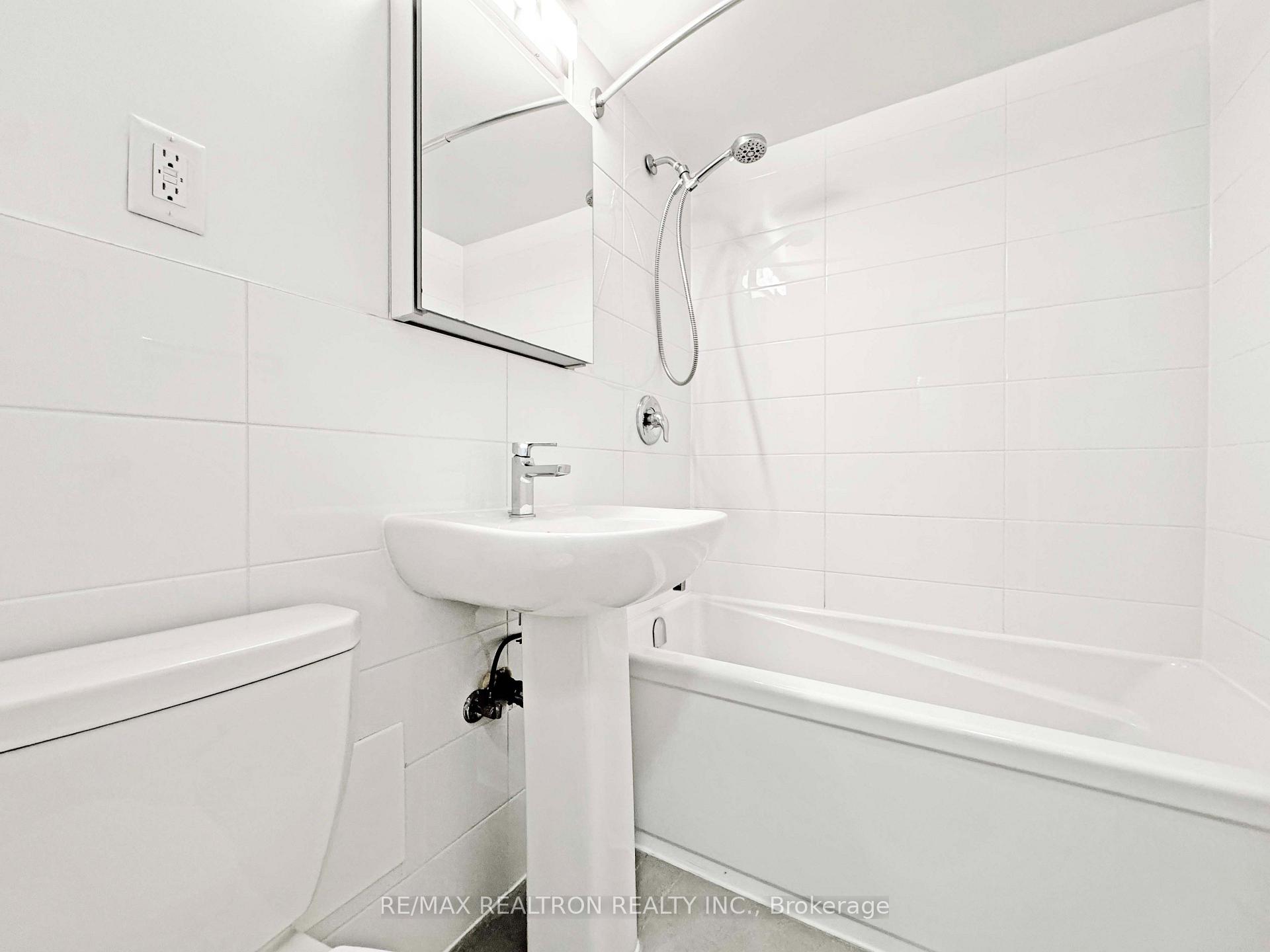 Photo 16 of Unit 1202, 55 Isabella Street, Toronto, Church-Yonge Corridor — HOMEH