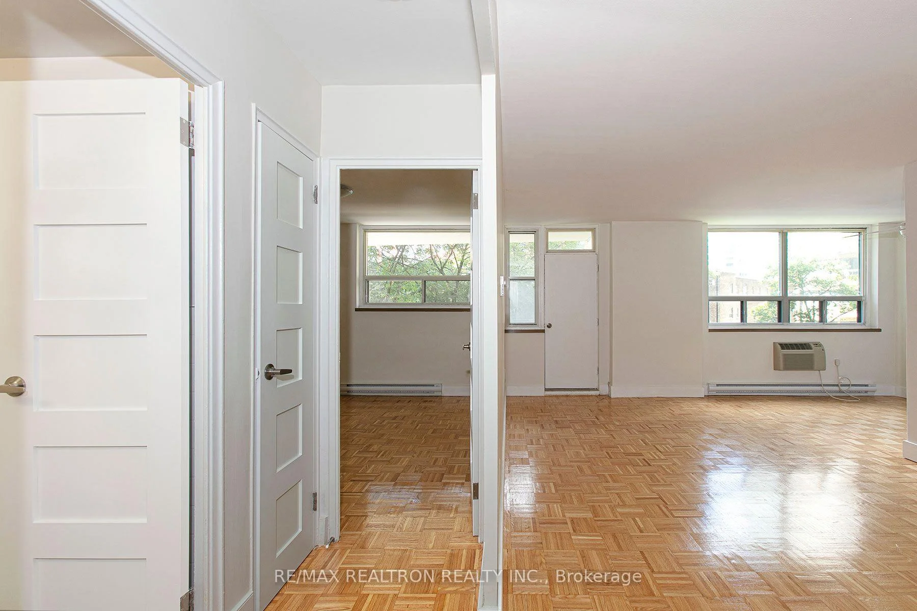 Photo 8 of Unit 1202, 55 Isabella Street, Toronto, Church-Yonge Corridor — HOMEH
