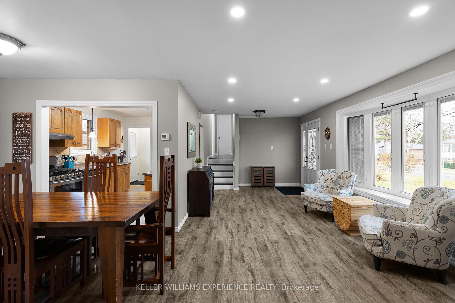 Photo 10 of 27 Rustic Crescent, Orangeville — HOMEH