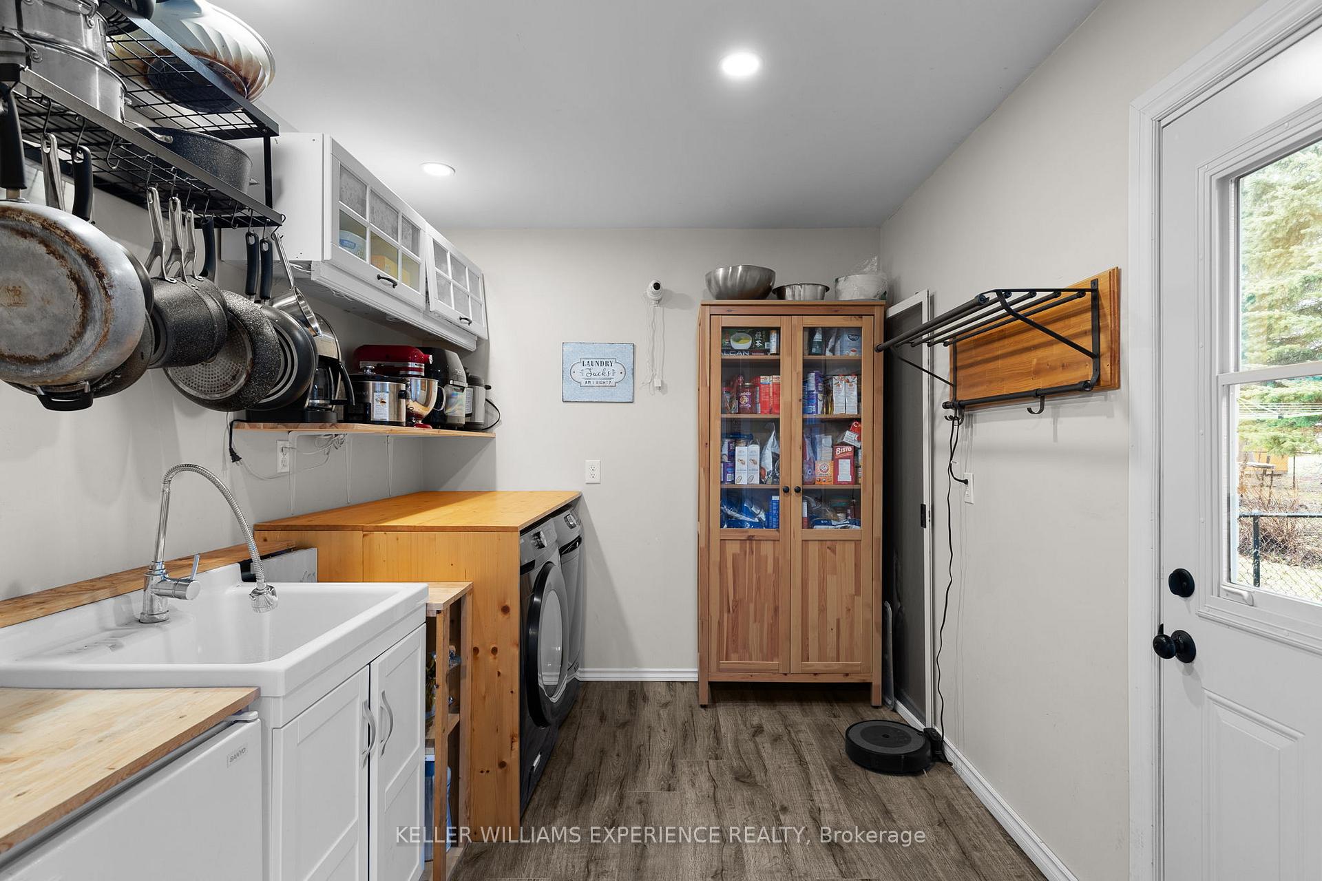 Photo 14 of 27 Rustic Crescent, Orangeville — HOMEH