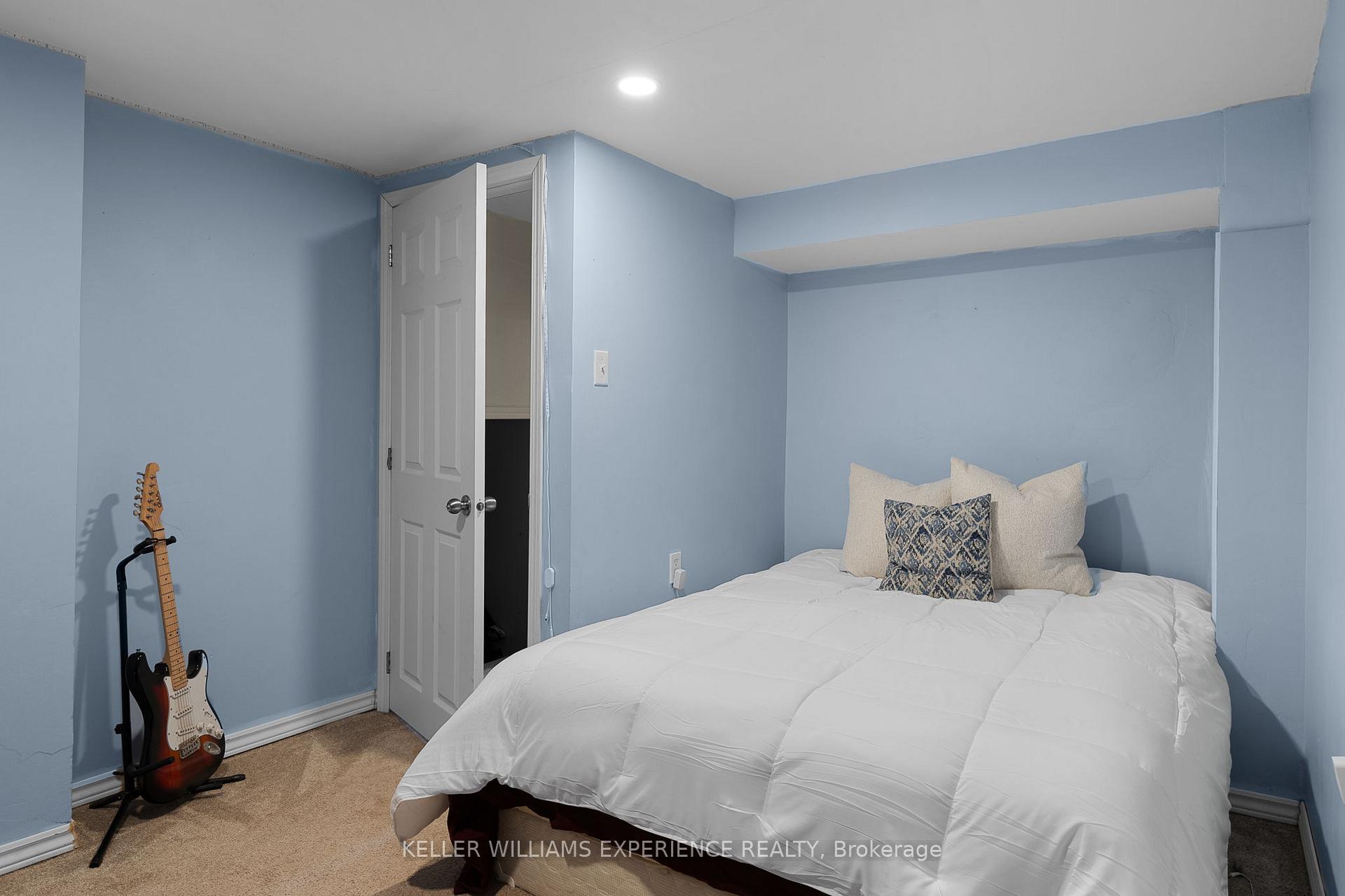 Photo 20 of 27 Rustic Crescent, Orangeville — HOMEH