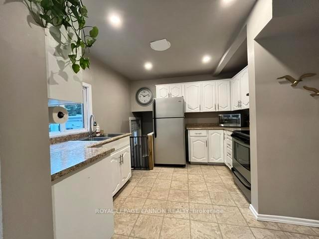 Photo 9 of 93 Windemer Avenue N, Thunder Bay, College Heights — HOMEH