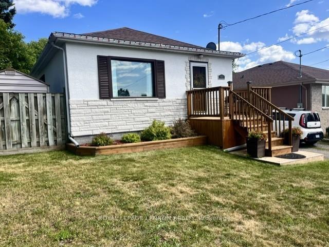 Photo 27 of 93 Windemer Avenue N, Thunder Bay, College Heights — HOMEH