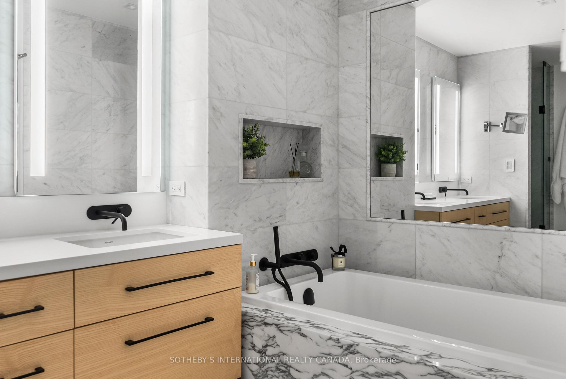 Photo 27 of Unit 716, 20 Scrivener Square, Toronto, Rosedale-Moore Park — HOMEH