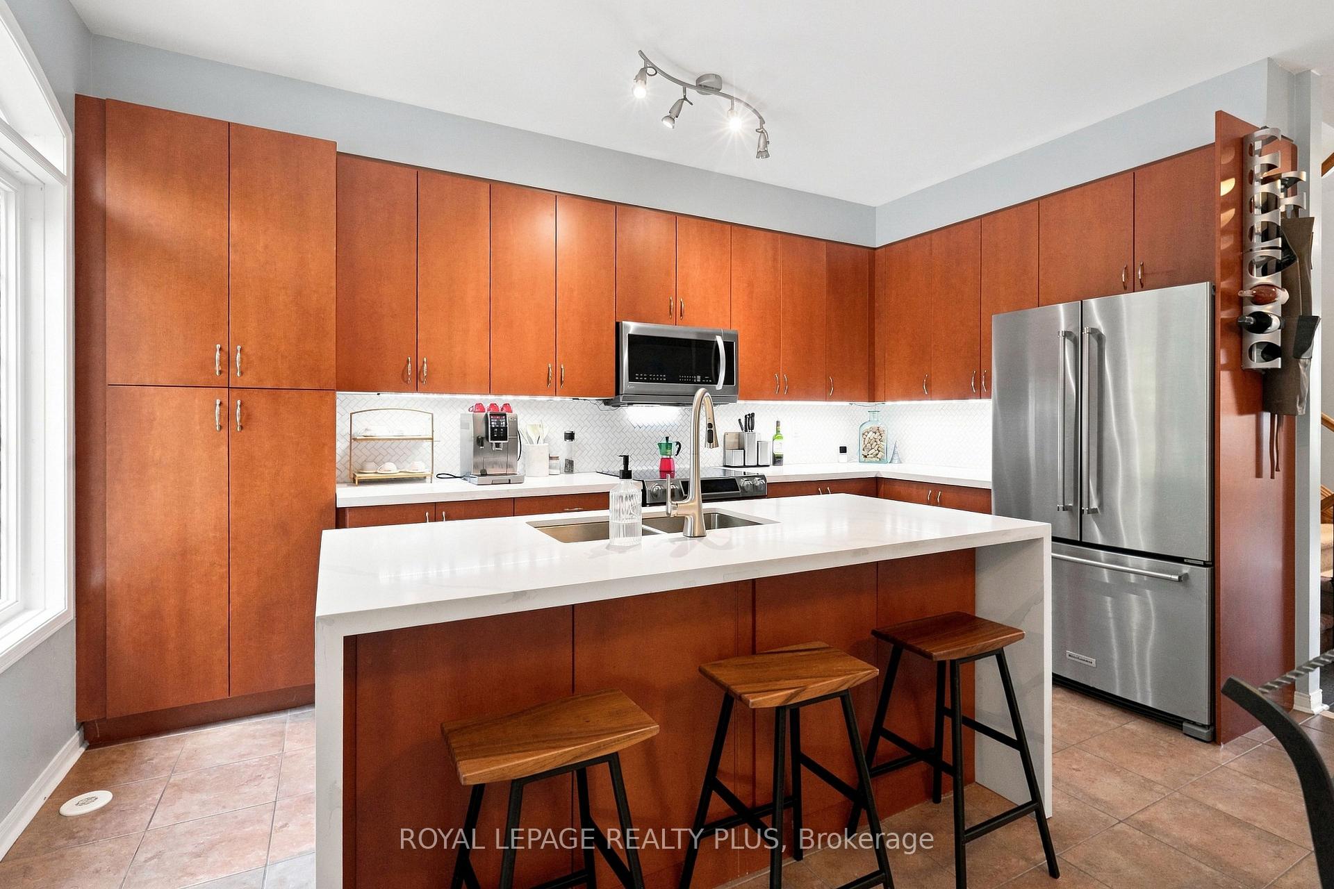 Photo 2 of 2333 Sutton Drive, Burlington, Orchard — HOMEH