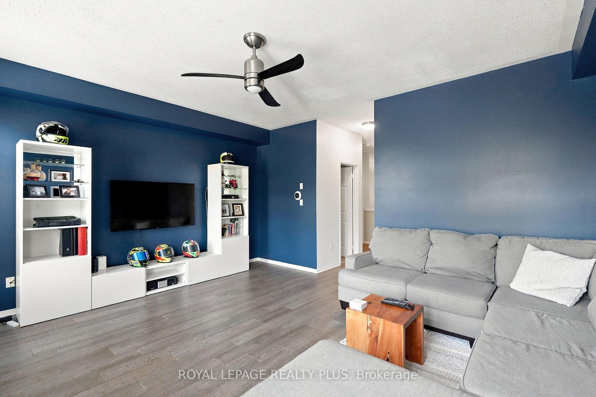Photo 10 of 2333 Sutton Drive, Burlington, Orchard — HOMEH