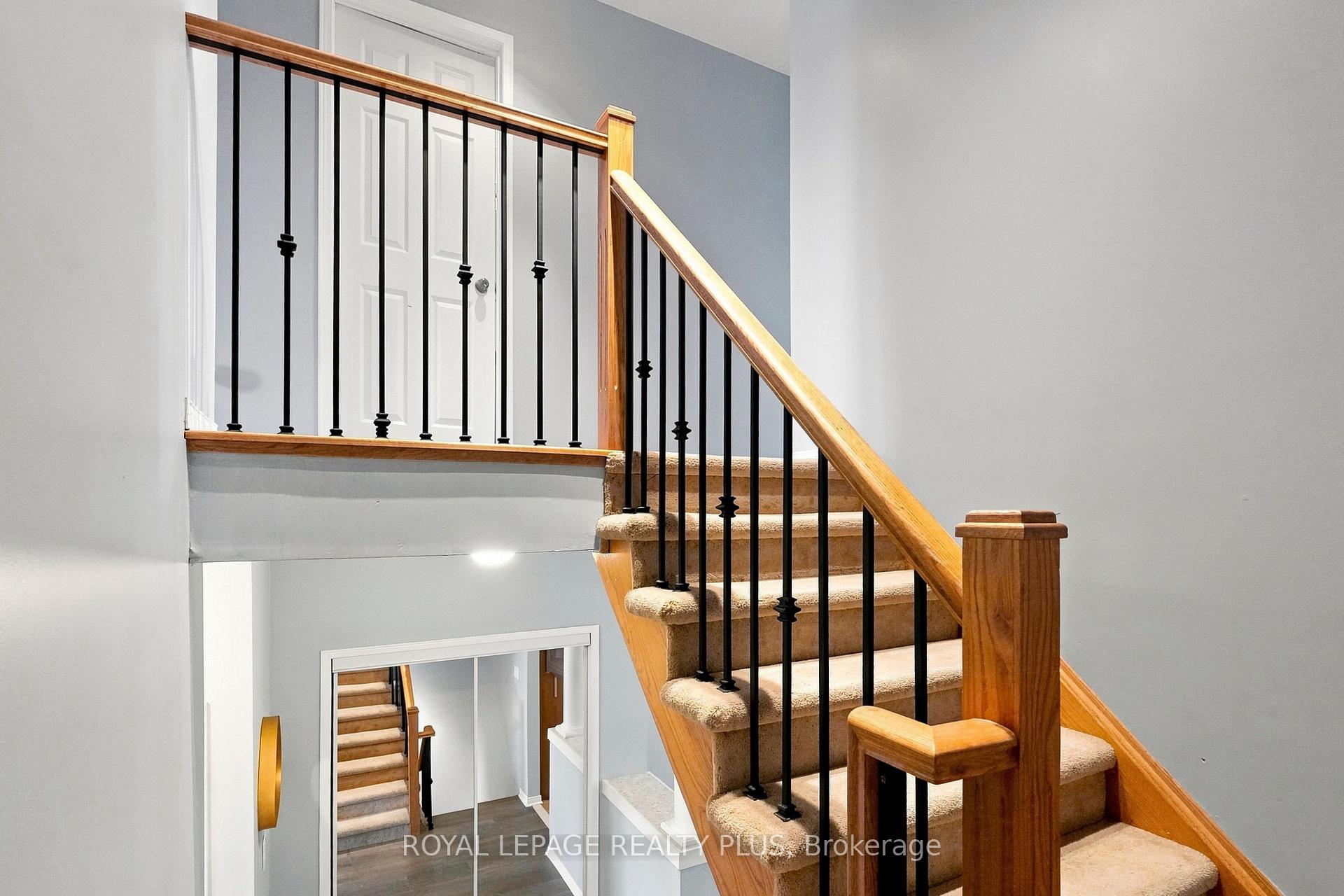 Photo 14 of 2333 Sutton Drive, Burlington, Orchard — HOMEH