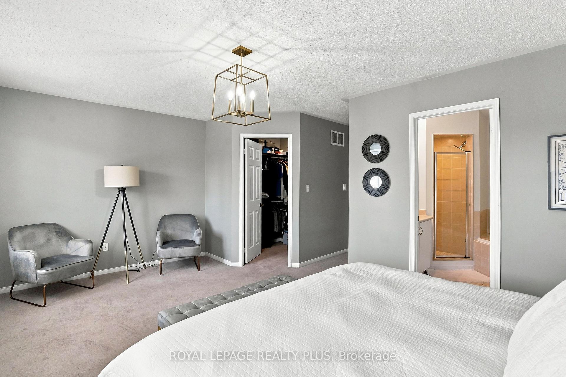 Photo 16 of 2333 Sutton Drive, Burlington, Orchard — HOMEH
