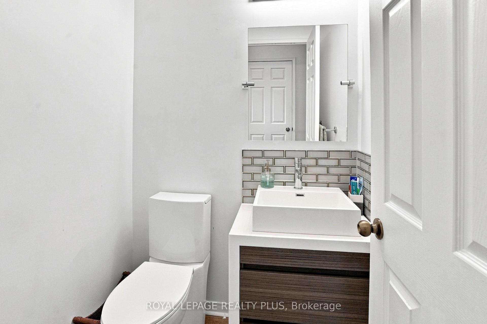 Photo 19 of 2333 Sutton Drive, Burlington, Orchard — HOMEH