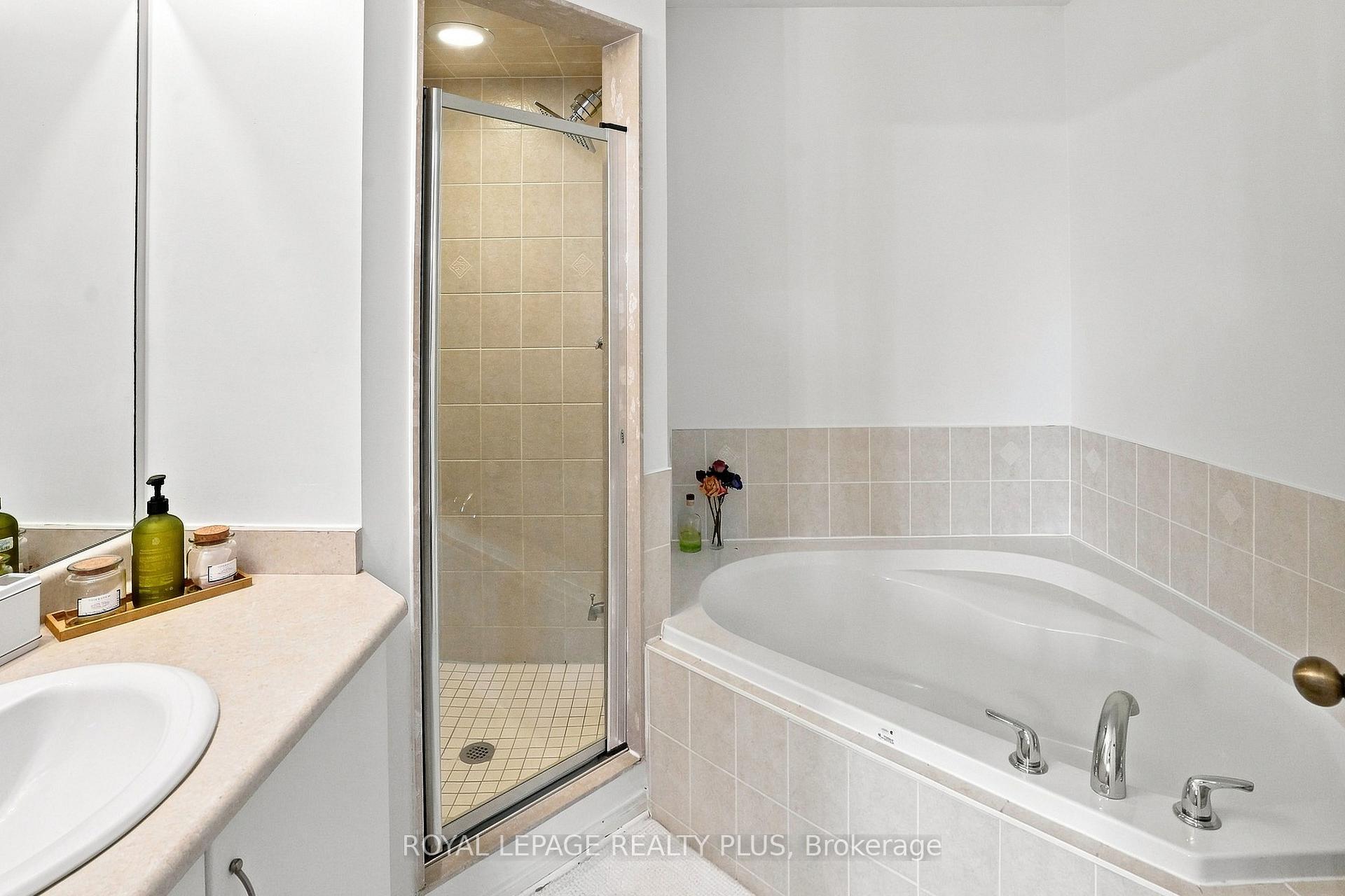 Photo 21 of 2333 Sutton Drive, Burlington, Orchard — HOMEH