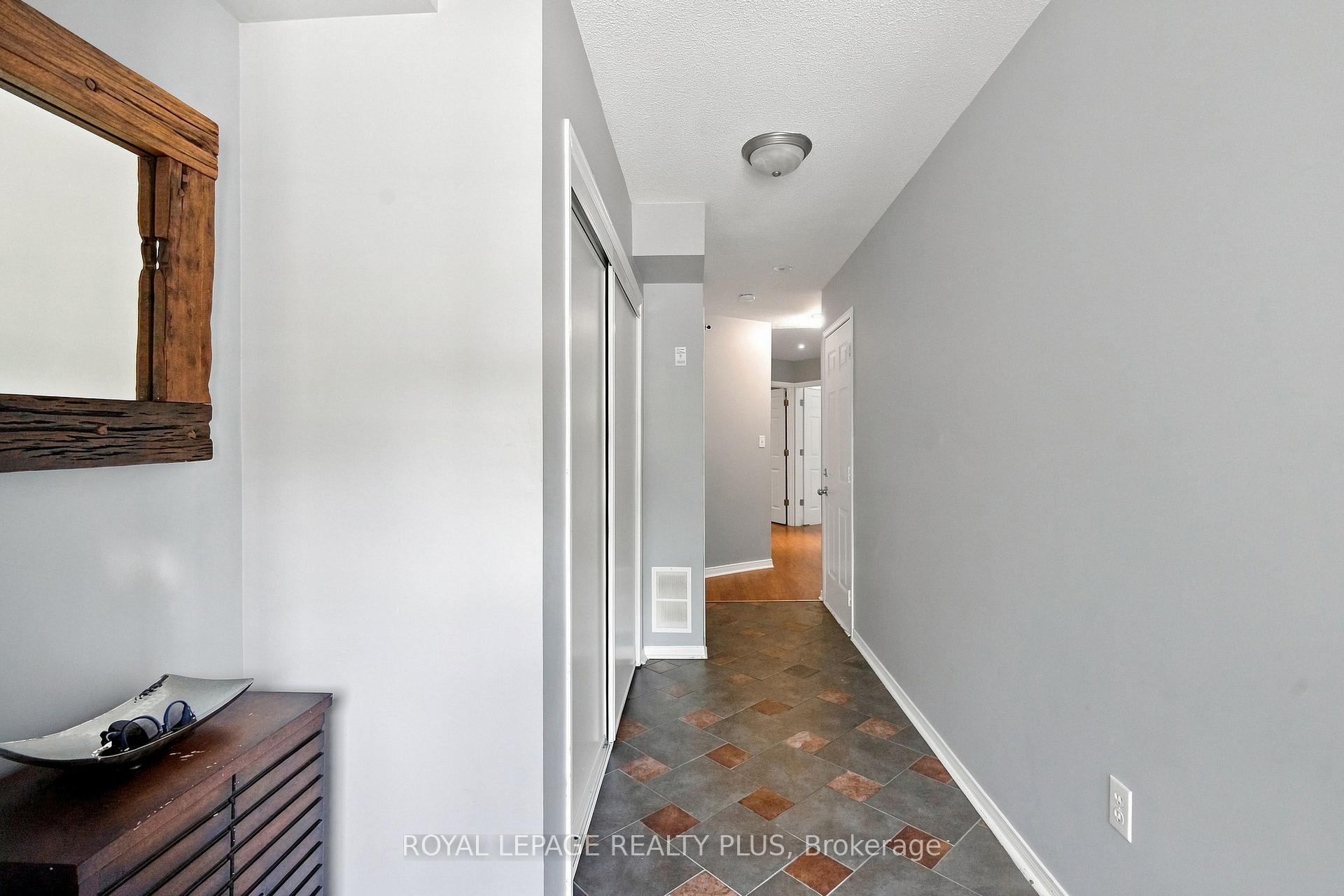 Photo 26 of 2333 Sutton Drive, Burlington, Orchard — HOMEH