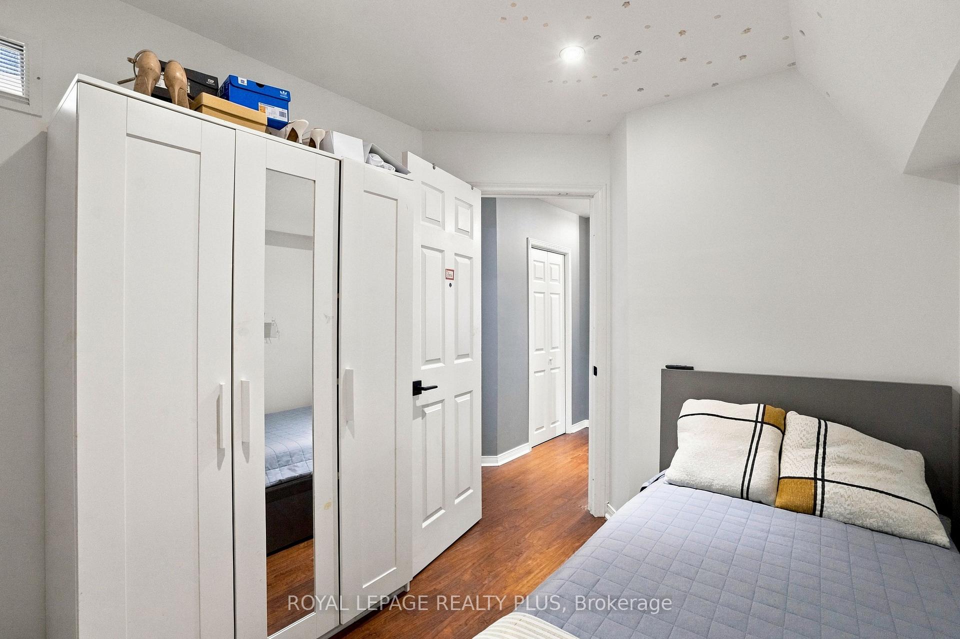 Photo 29 of 2333 Sutton Drive, Burlington, Orchard — HOMEH