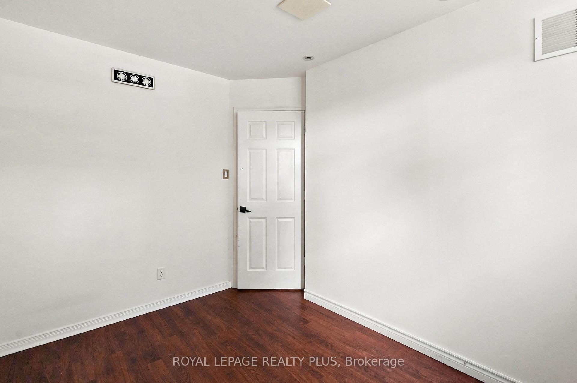 Photo 30 of 2333 Sutton Drive, Burlington, Orchard — HOMEH