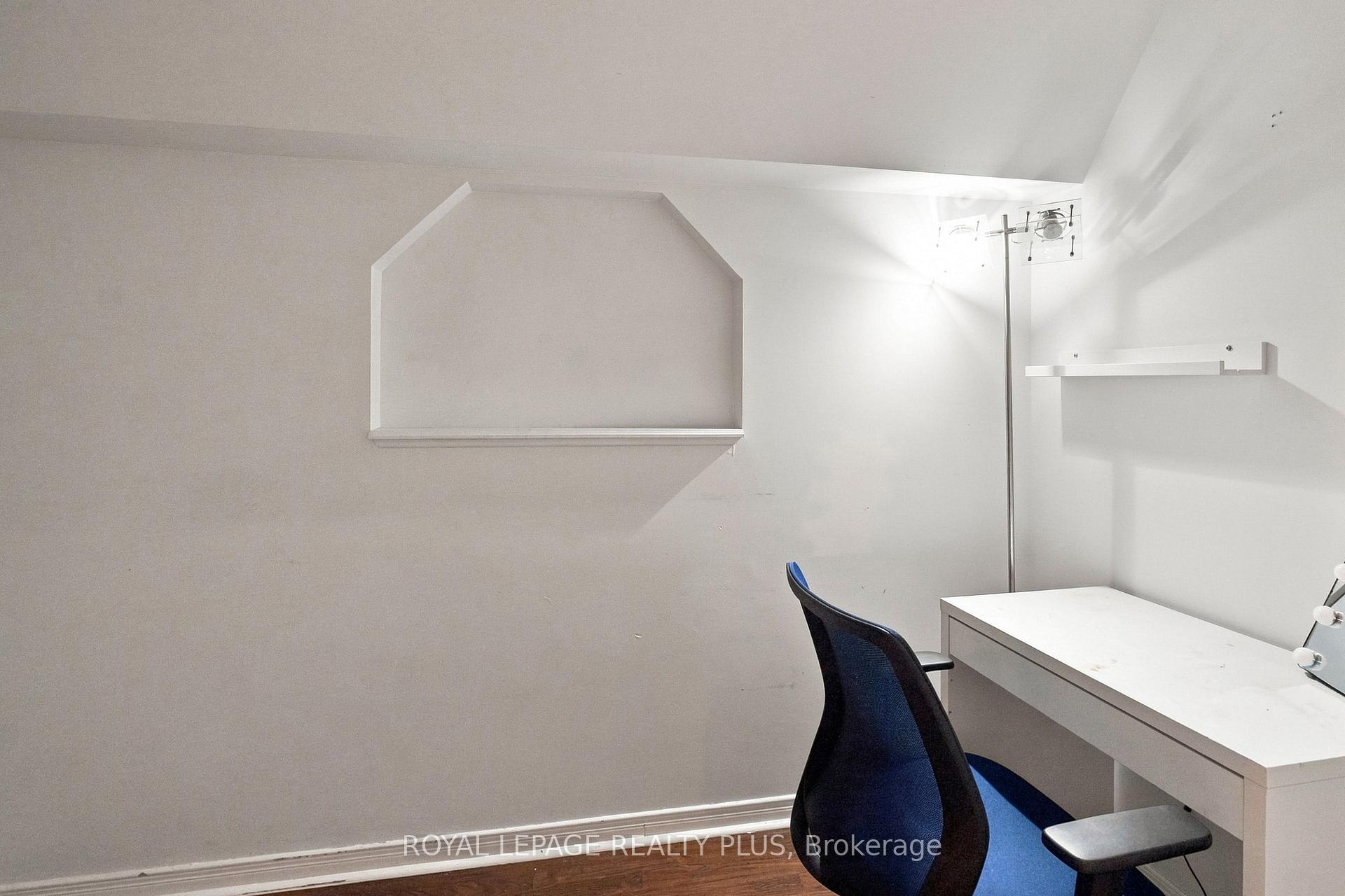 Photo 32 of 2333 Sutton Drive, Burlington, Orchard — HOMEH