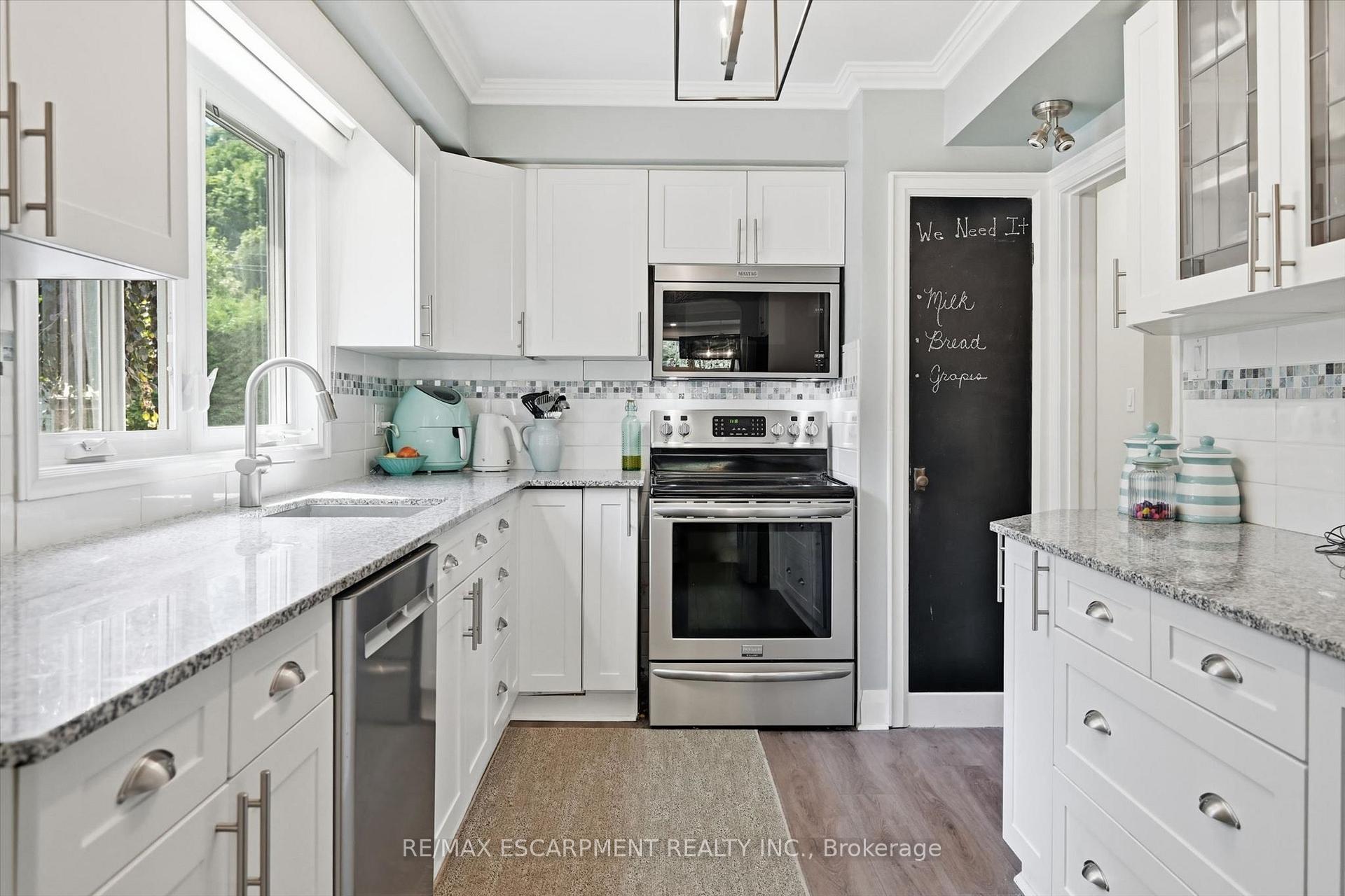 Photo 14 of 6 Kerman Avenue, Grimsby, Grimsby West — HOMEH