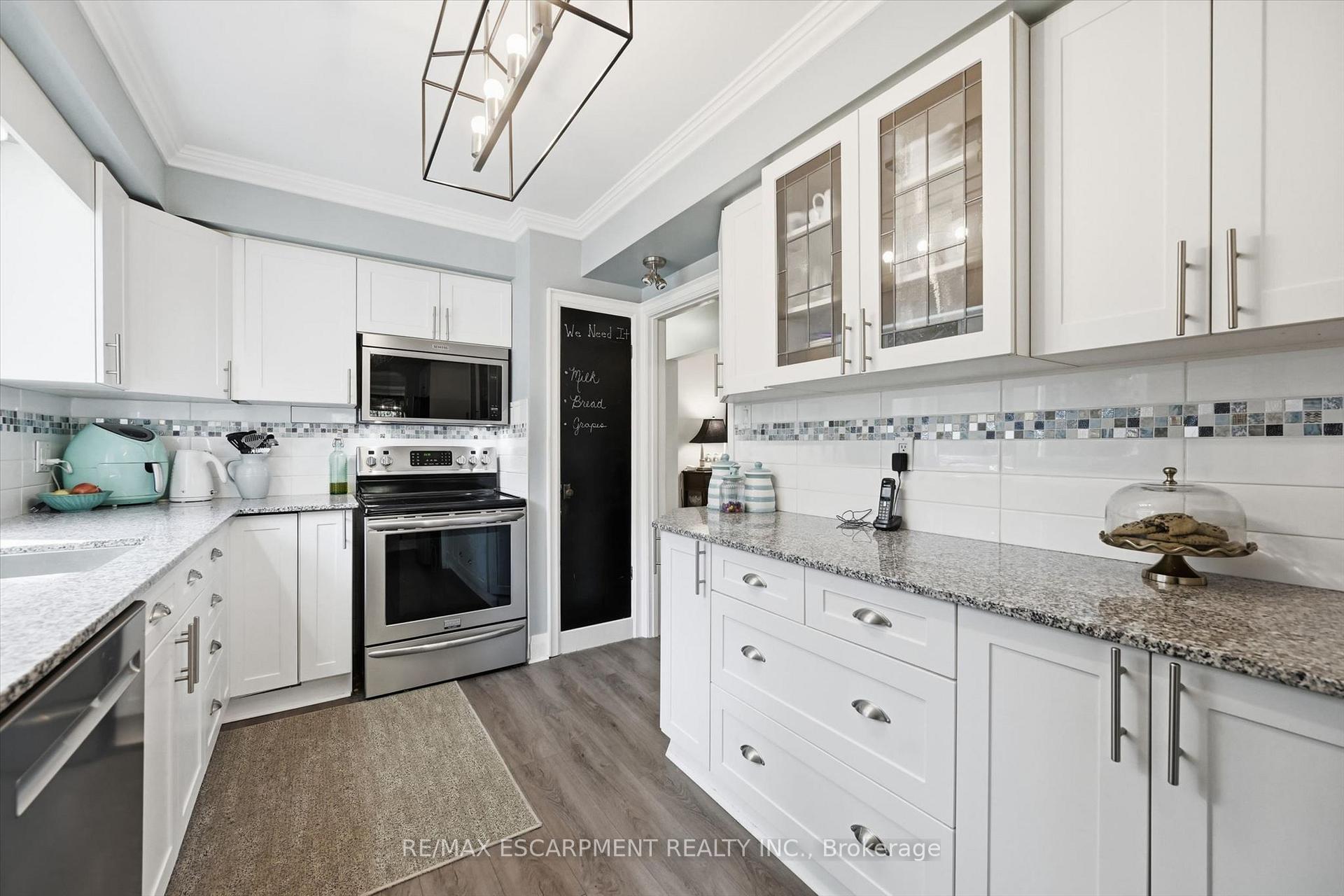 Photo 15 of 6 Kerman Avenue, Grimsby, Grimsby West — HOMEH