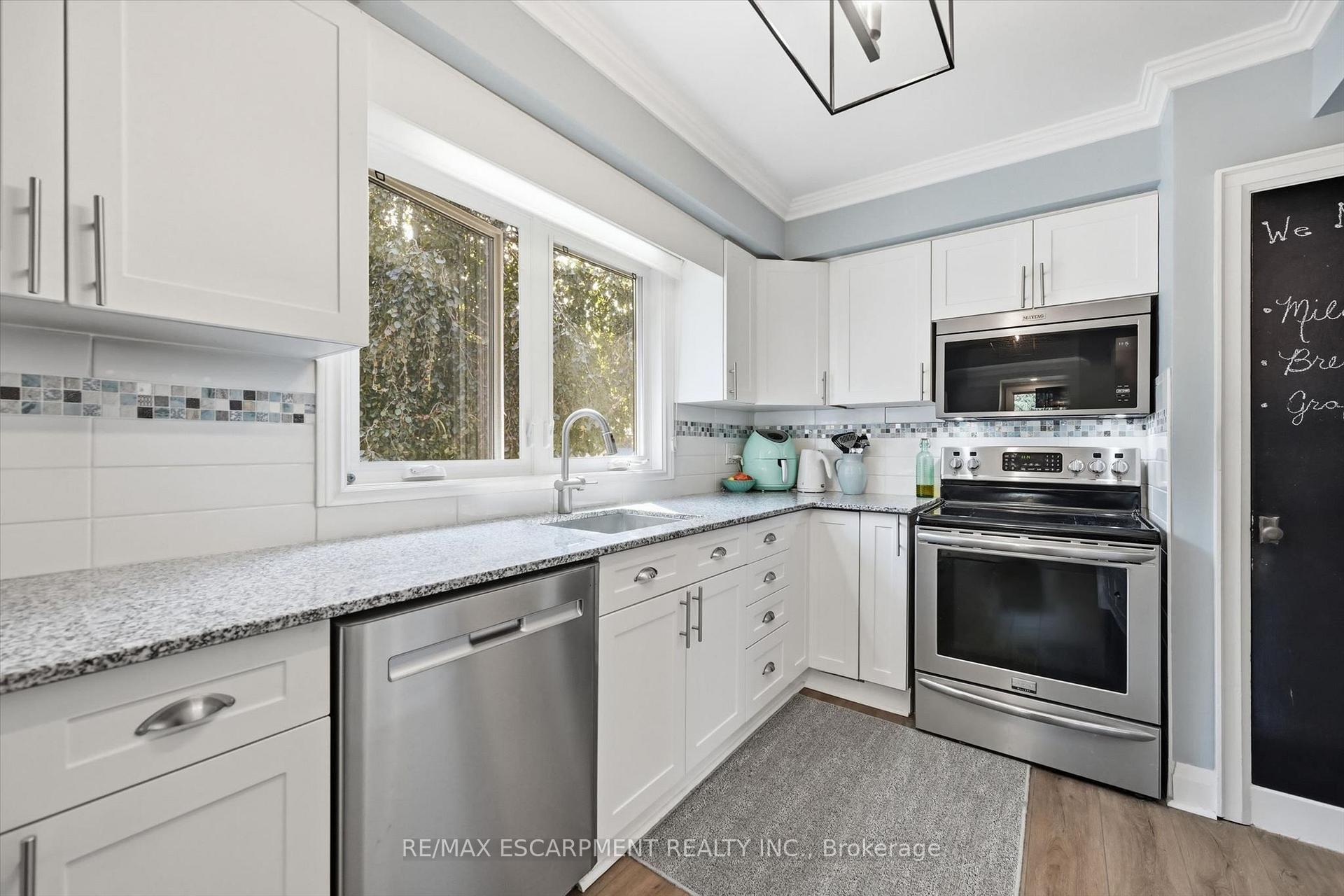 Photo 16 of 6 Kerman Avenue, Grimsby, Grimsby West — HOMEH