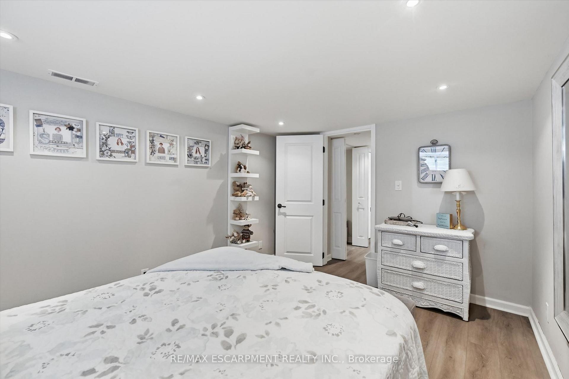 Photo 36 of 6 Kerman Avenue, Grimsby, Grimsby West — HOMEH