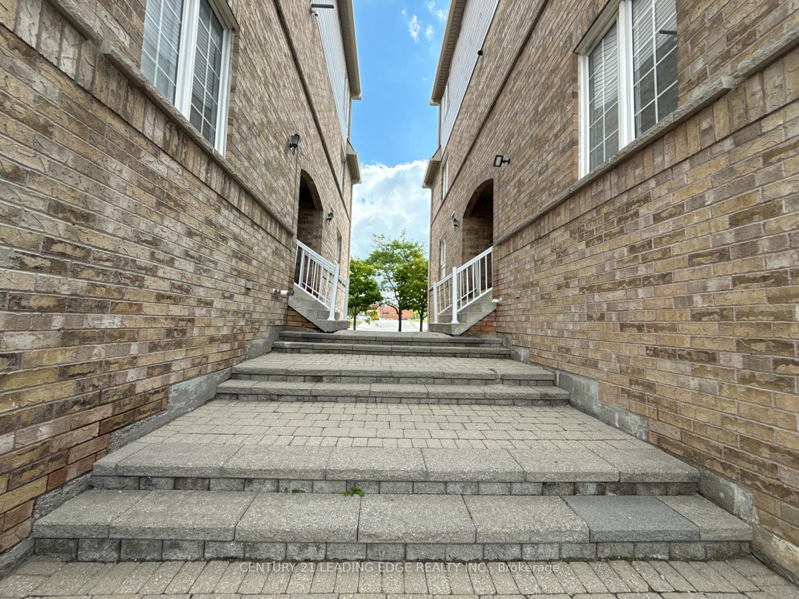 Photo 2 of Unit 115, 200 McLevin Avenue, Scarborough, Malvern — HOMEH