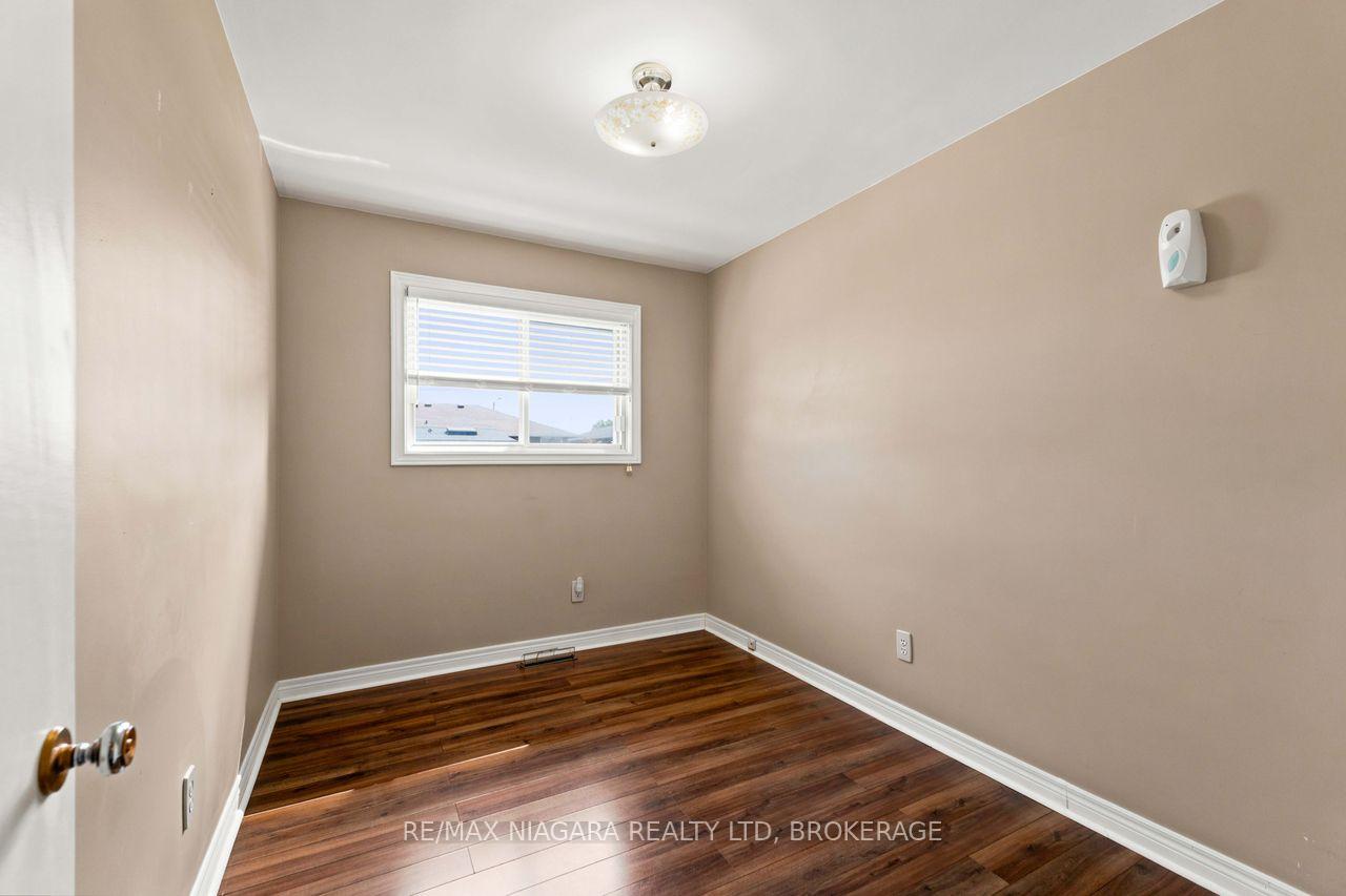 Photo 21 of 19 Hughes Avenue, Welland, Lincoln/Crowland — HOMEH