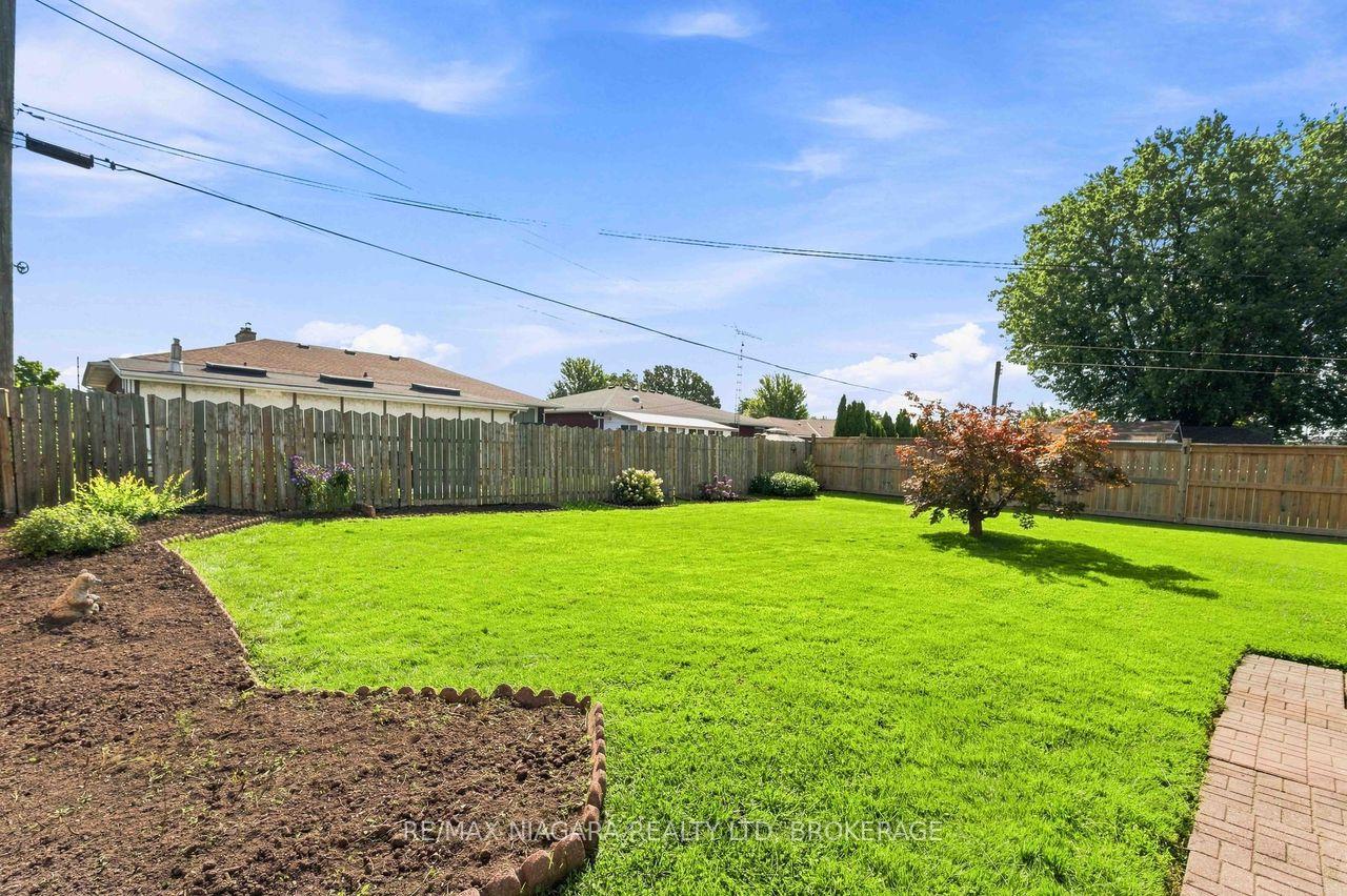 Photo 36 of 19 Hughes Avenue, Welland, Lincoln/Crowland — HOMEH