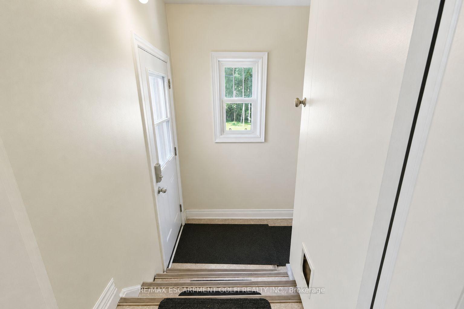 Photo 12 of 13 Prestwick Avenue, St. Catharines, Oakdale — HOMEH