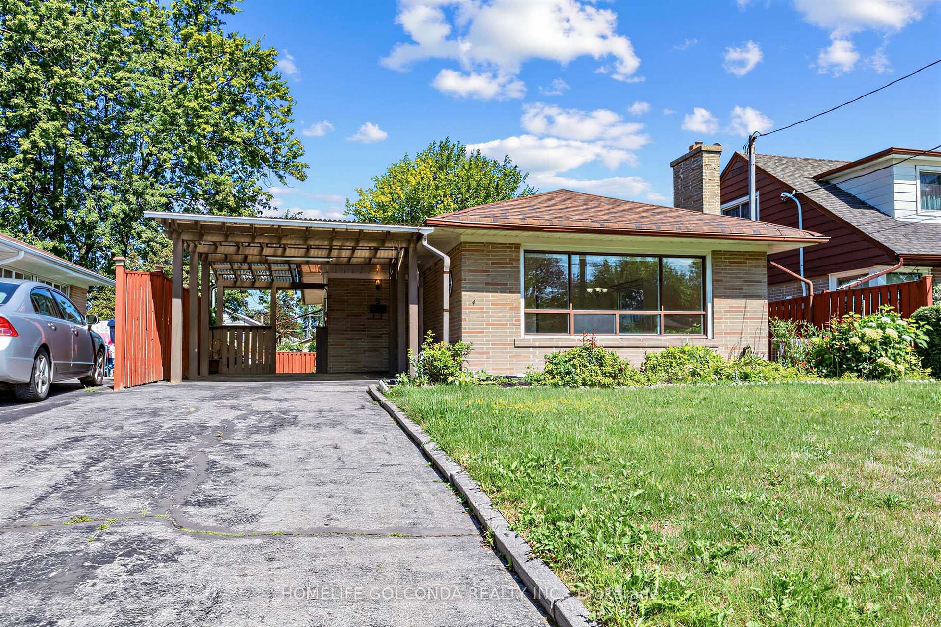 Photo 2 of 9 Moorecroft Crescent, Scarborough, Ionview — HOMEH