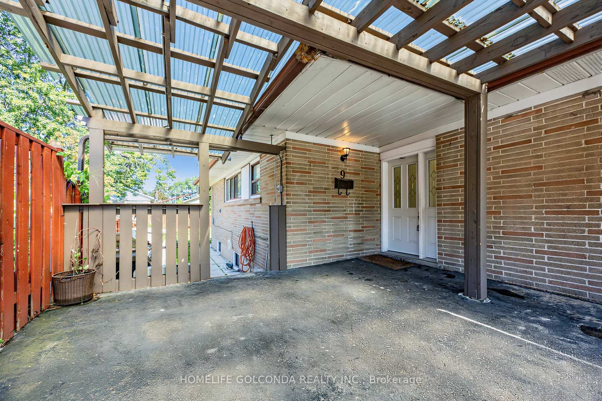 Photo 5 of 9 Moorecroft Crescent, Scarborough, Ionview — HOMEH