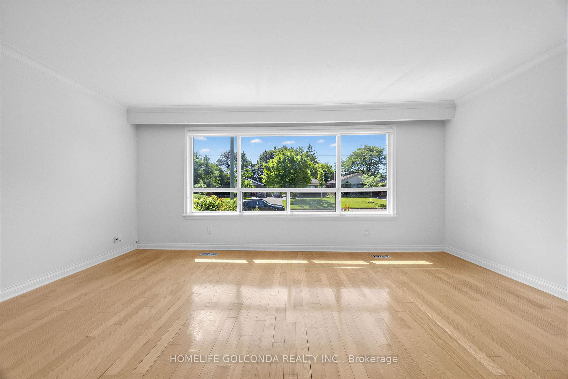 Photo 9 of 9 Moorecroft Crescent, Scarborough, Ionview — HOMEH