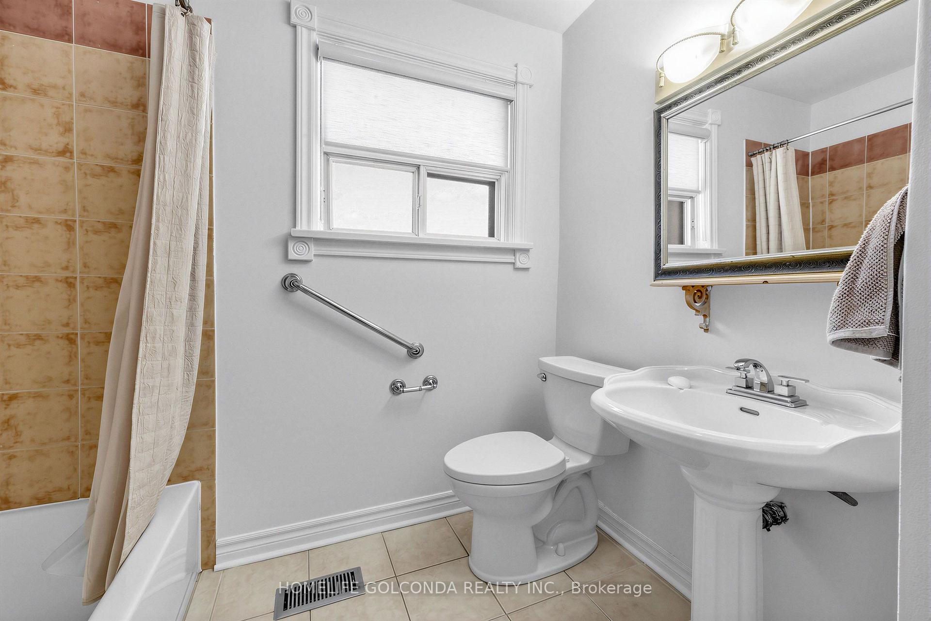 Photo 12 of 9 Moorecroft Crescent, Scarborough, Ionview — HOMEH