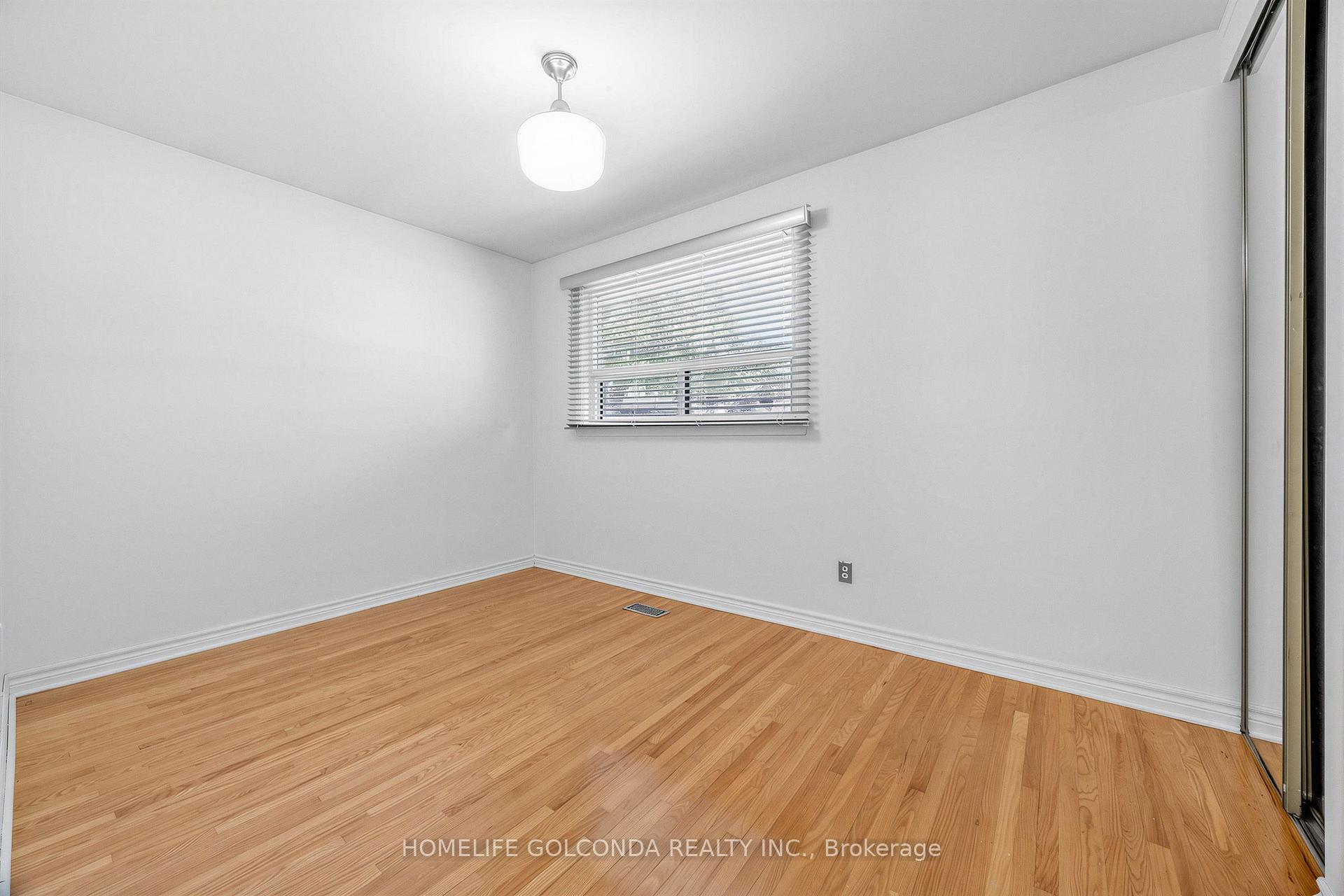 Photo 19 of 9 Moorecroft Crescent, Scarborough, Ionview — HOMEH