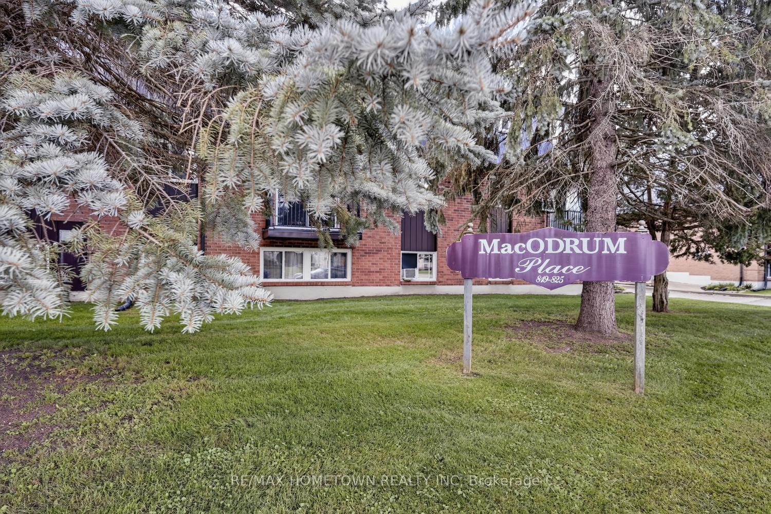 Photo 3 of Unit 9, 819 Macodrum Drive, Brockville, Brockville — HOMEH