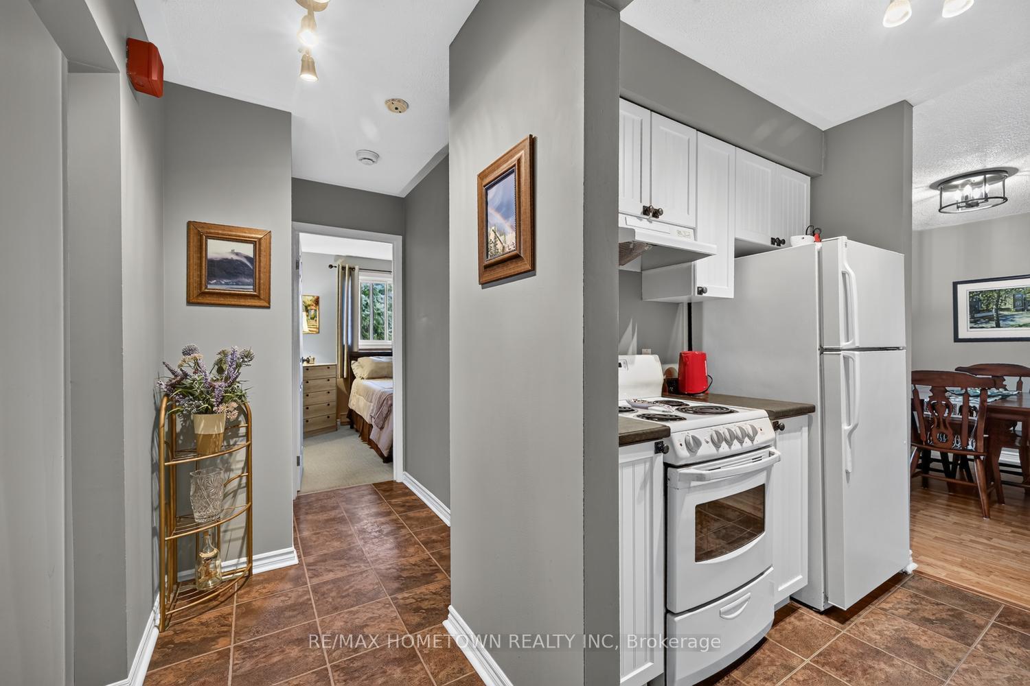 Photo 7 of Unit 9, 819 Macodrum Drive, Brockville, Brockville — HOMEH