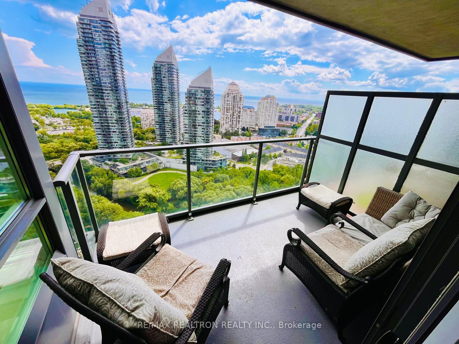 Photo 2 of Unit 2501, 36 Park Lawn Road, Etobicoke, Mimico — HOMEH