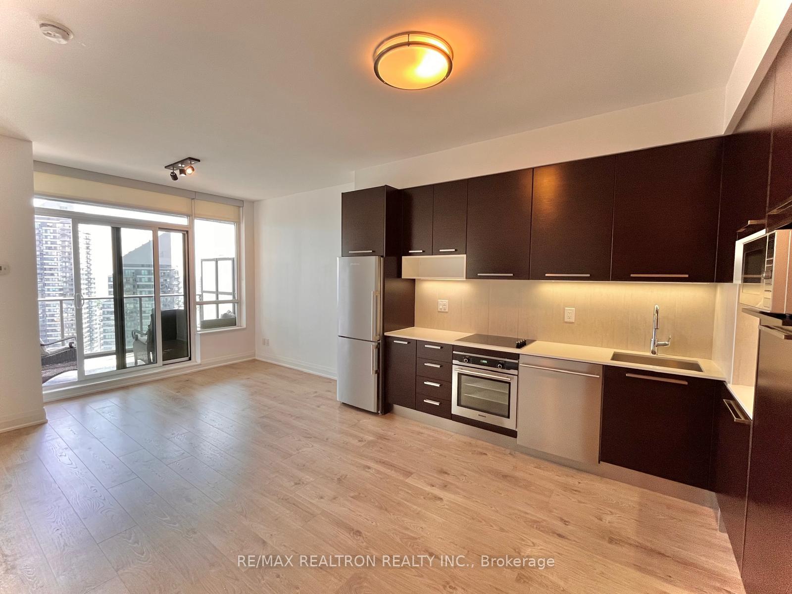 Photo 4 of Unit 2501, 36 Park Lawn Road, Etobicoke, Mimico — HOMEH