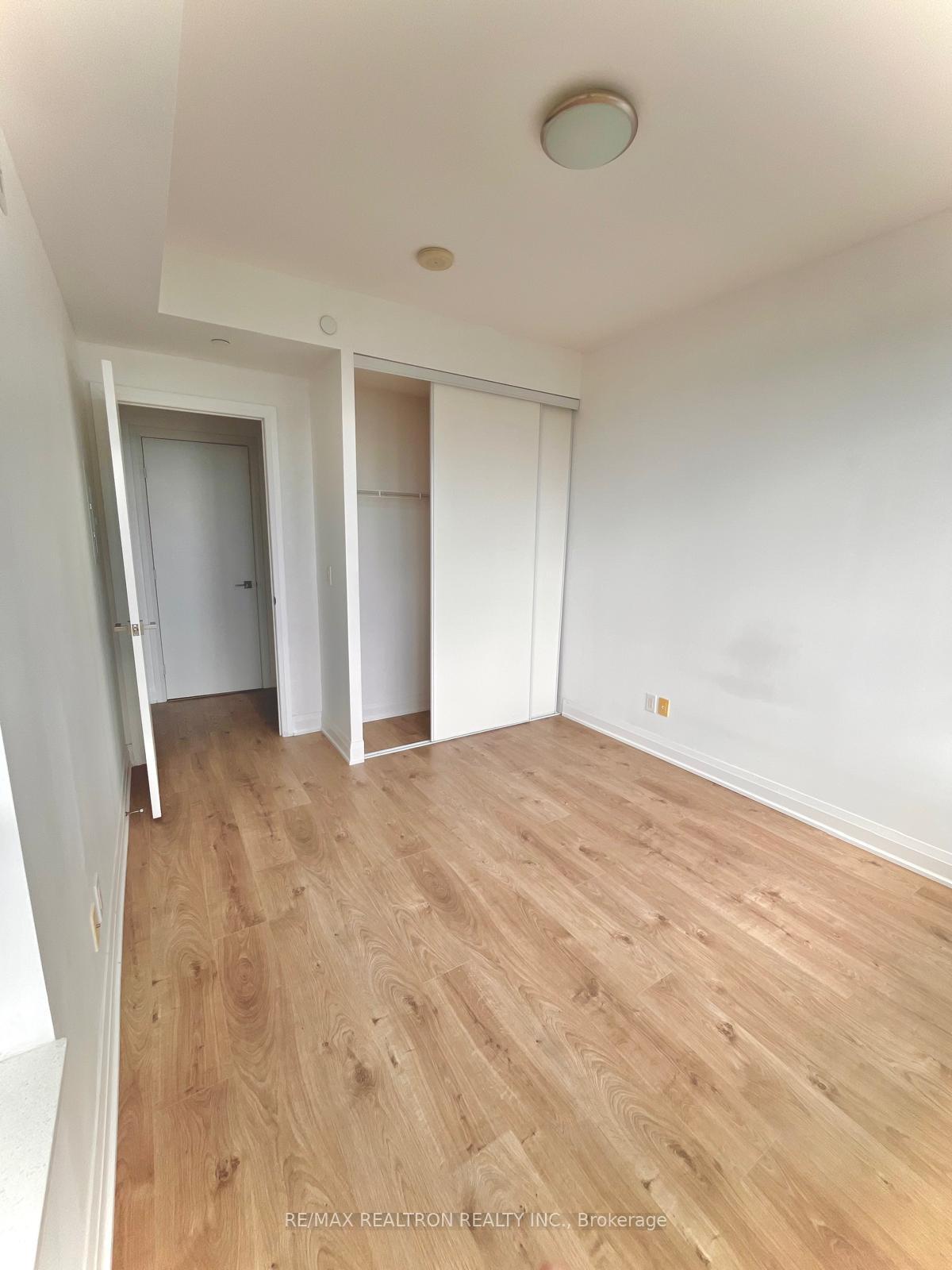 Photo 7 of Unit 2501, 36 Park Lawn Road, Etobicoke, Mimico — HOMEH