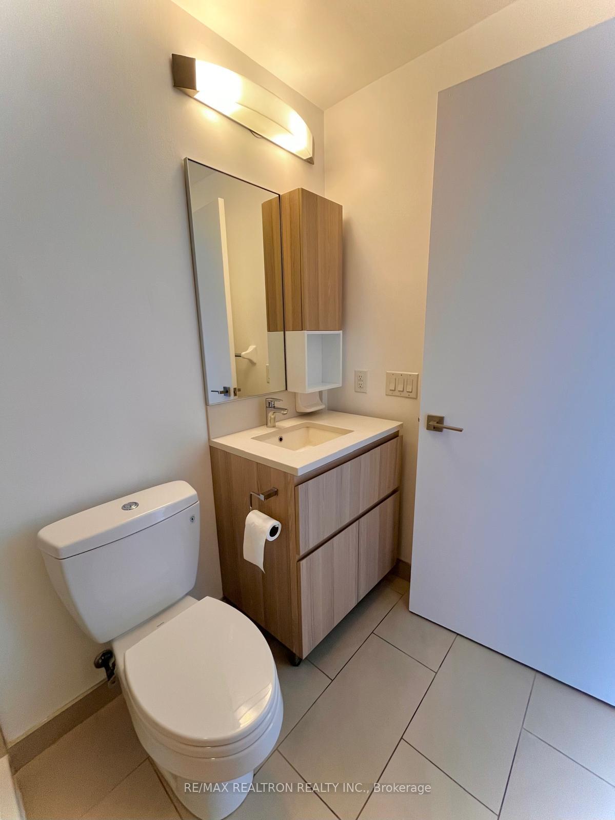 Photo 10 of Unit 2501, 36 Park Lawn Road, Etobicoke, Mimico — HOMEH