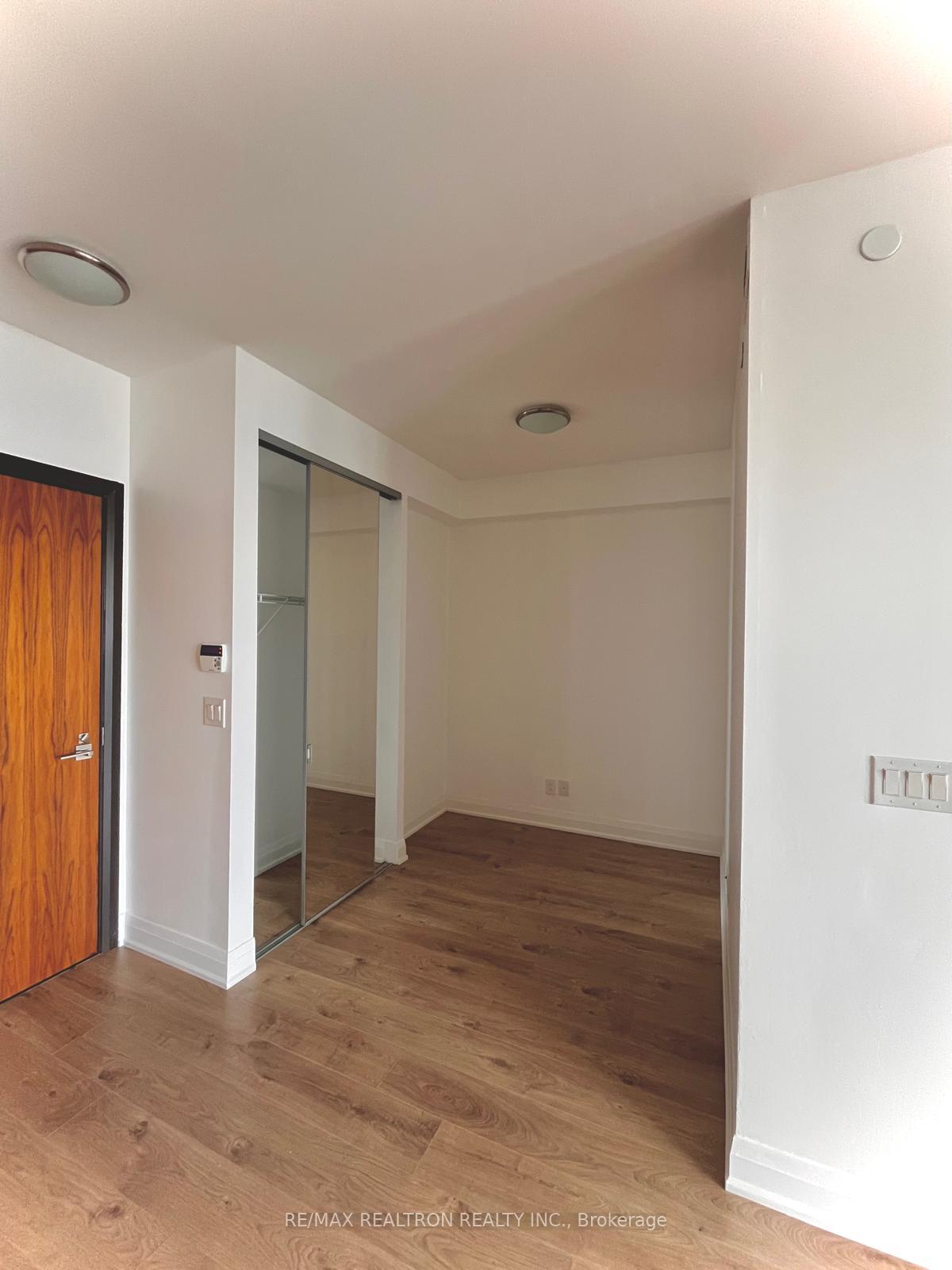 Photo 11 of Unit 2501, 36 Park Lawn Road, Etobicoke, Mimico — HOMEH