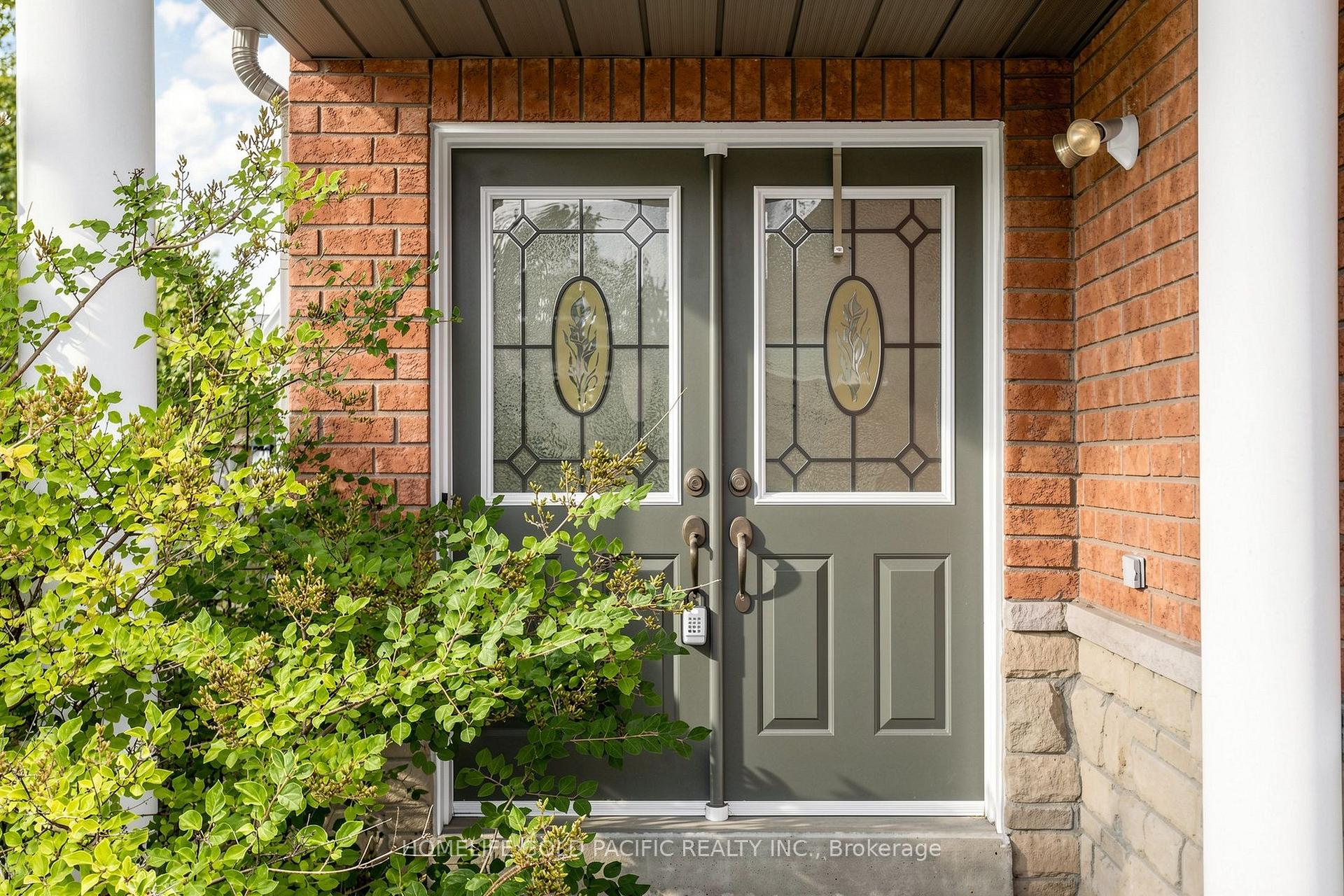 Photo 3 of 70 Mallard Marsh Crescent E, Richmond Hill, Oak Ridges — HOMEH