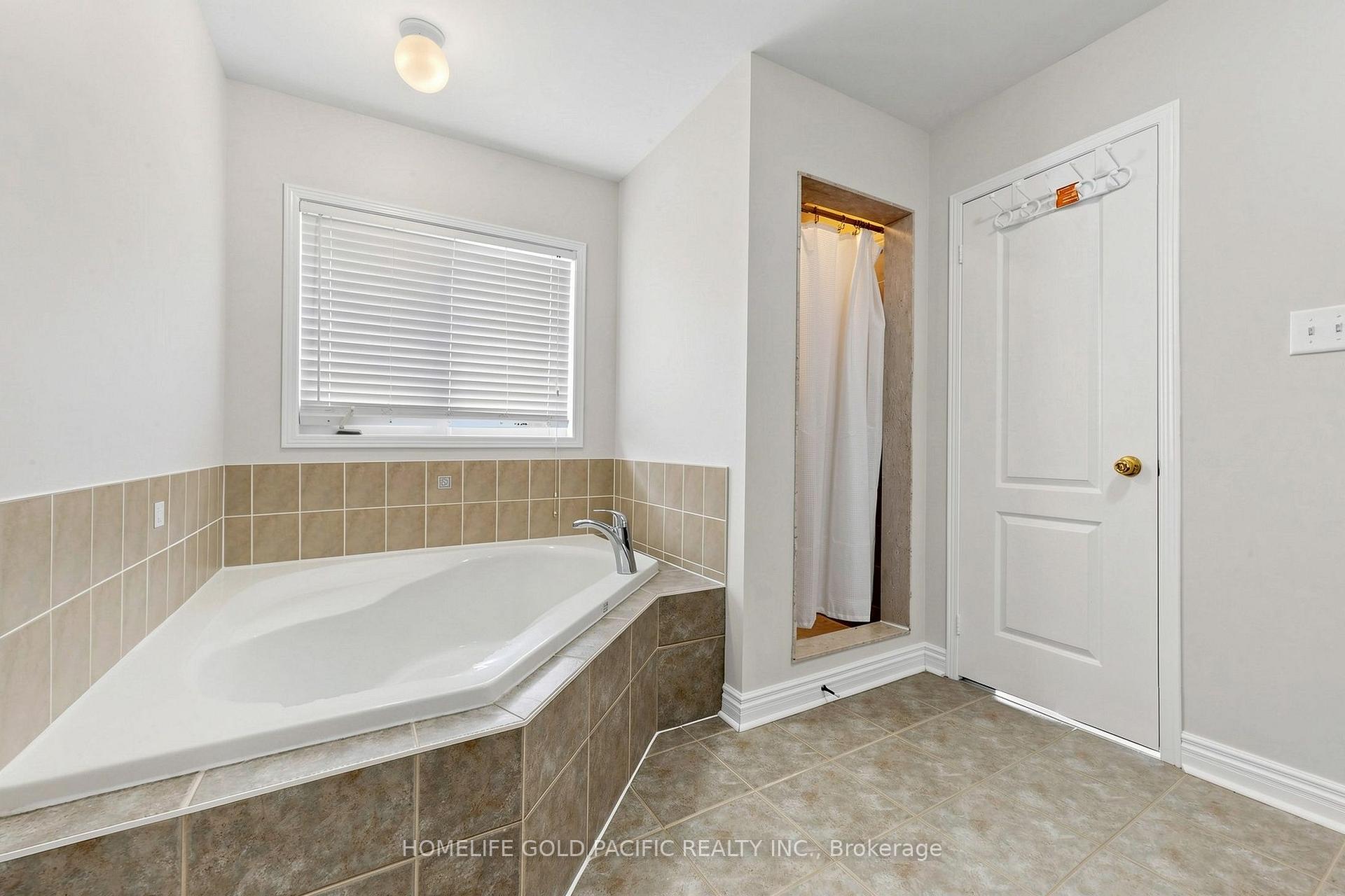 Photo 30 of 70 Mallard Marsh Crescent E, Richmond Hill, Oak Ridges — HOMEH