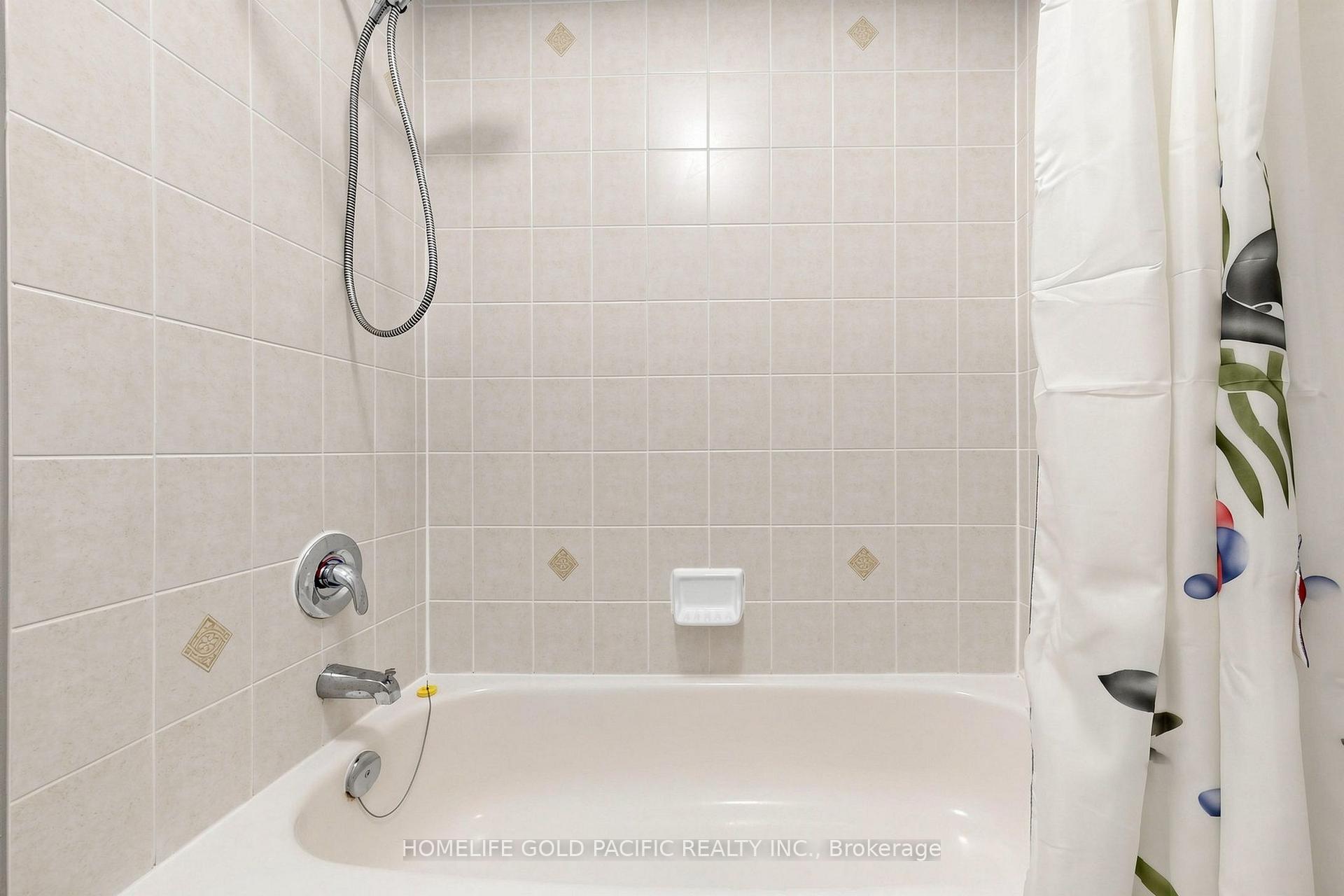 Photo 38 of 70 Mallard Marsh Crescent E, Richmond Hill, Oak Ridges — HOMEH