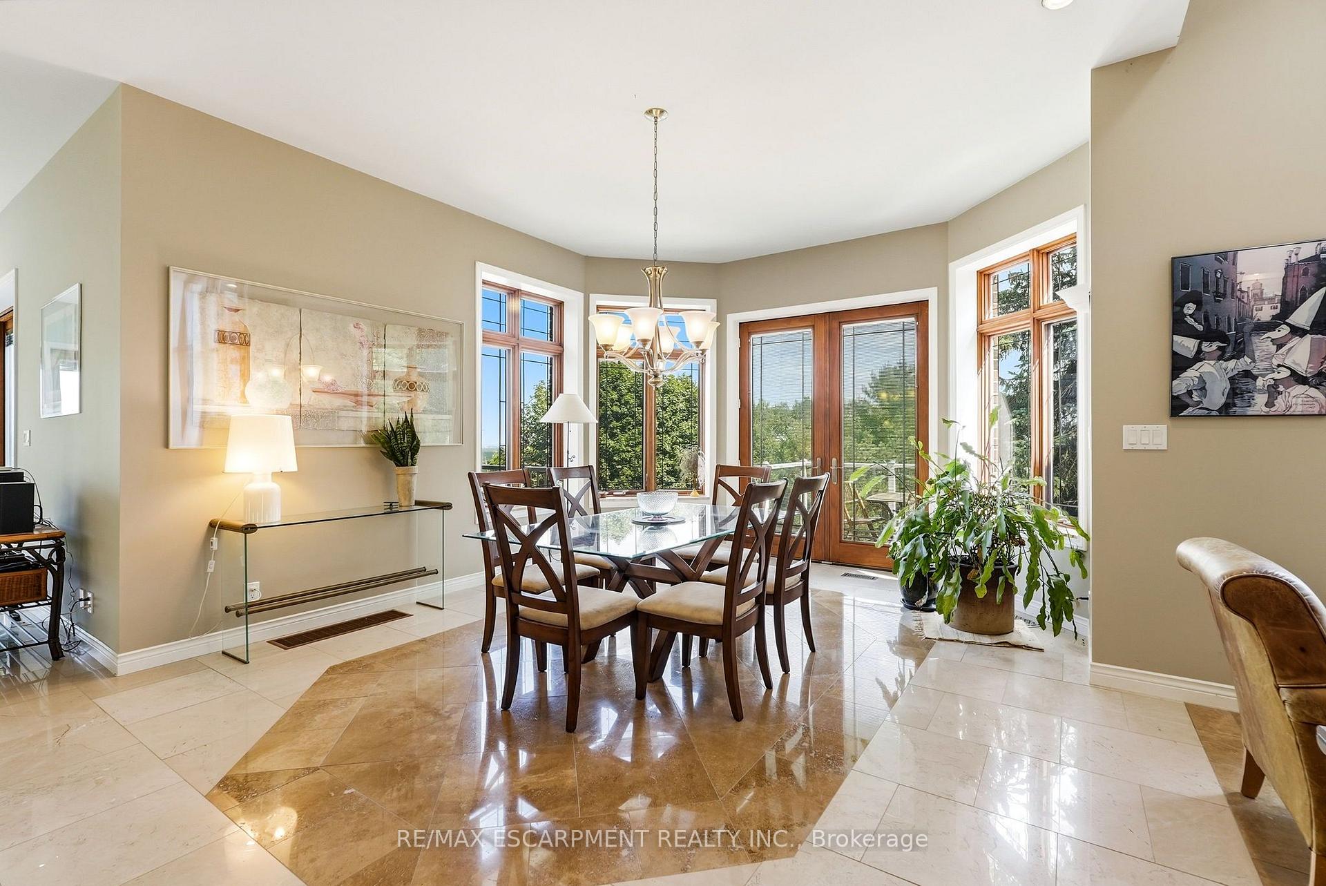 Photo 9 of 1296 Dundas Street, Burlington, Tyandaga — HOMEH