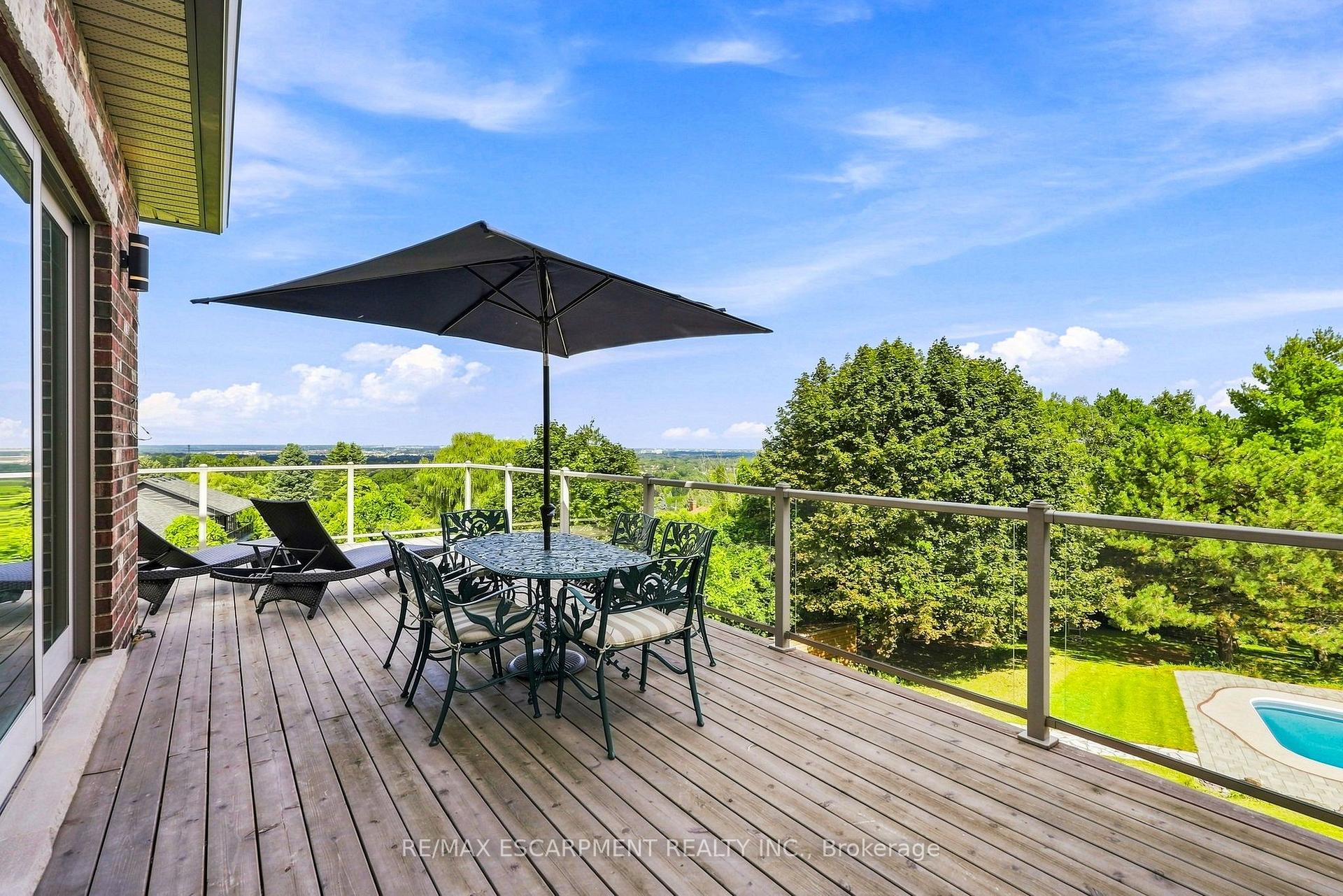 Photo 15 of 1296 Dundas Street, Burlington, Tyandaga — HOMEH