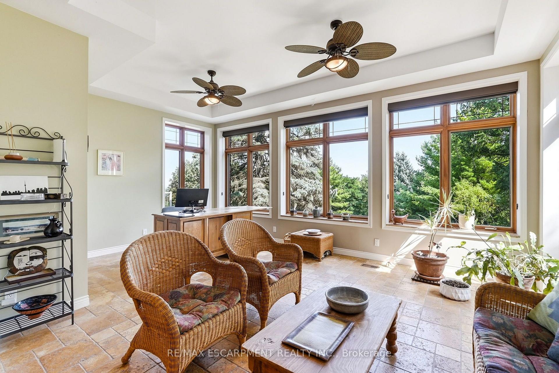 Photo 17 of 1296 Dundas Street, Burlington, Tyandaga — HOMEH