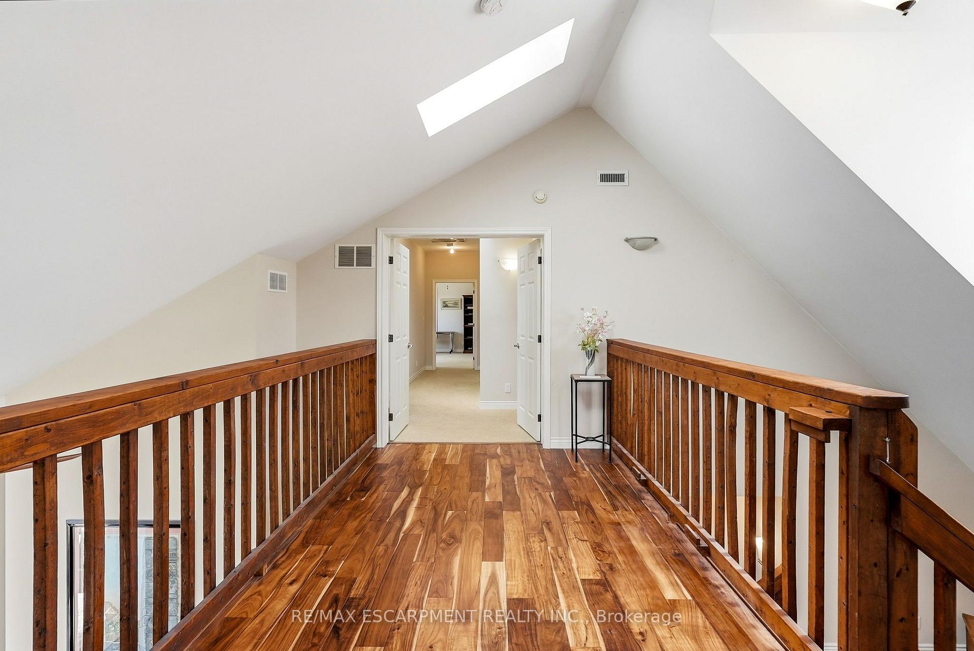 Photo 26 of 1296 Dundas Street, Burlington, Tyandaga — HOMEH
