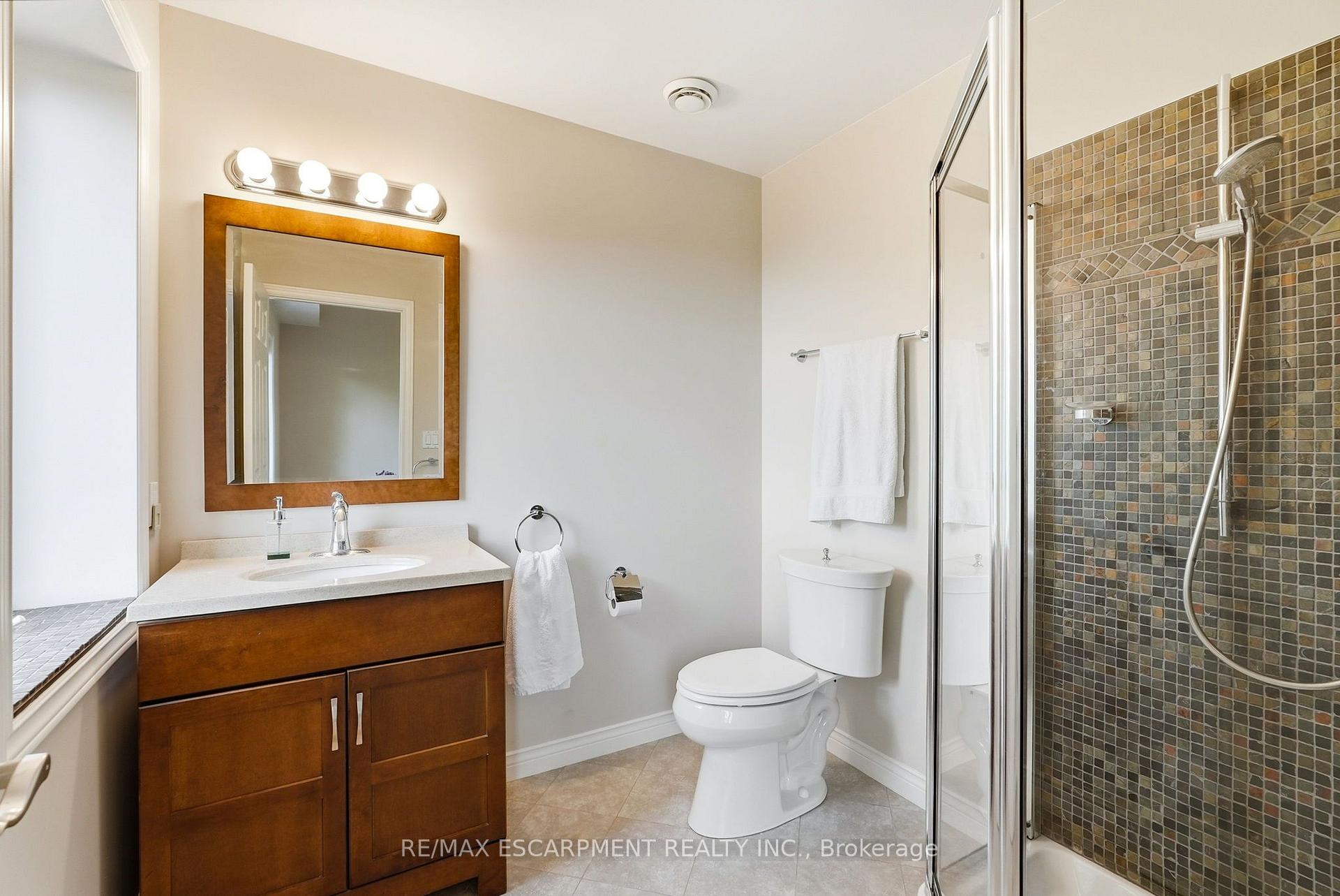 Photo 30 of 1296 Dundas Street, Burlington, Tyandaga — HOMEH