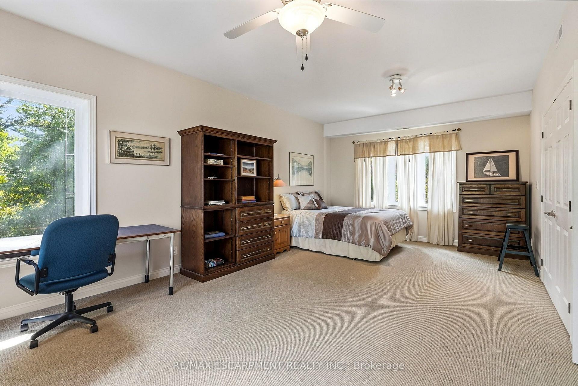 Photo 31 of 1296 Dundas Street, Burlington, Tyandaga — HOMEH