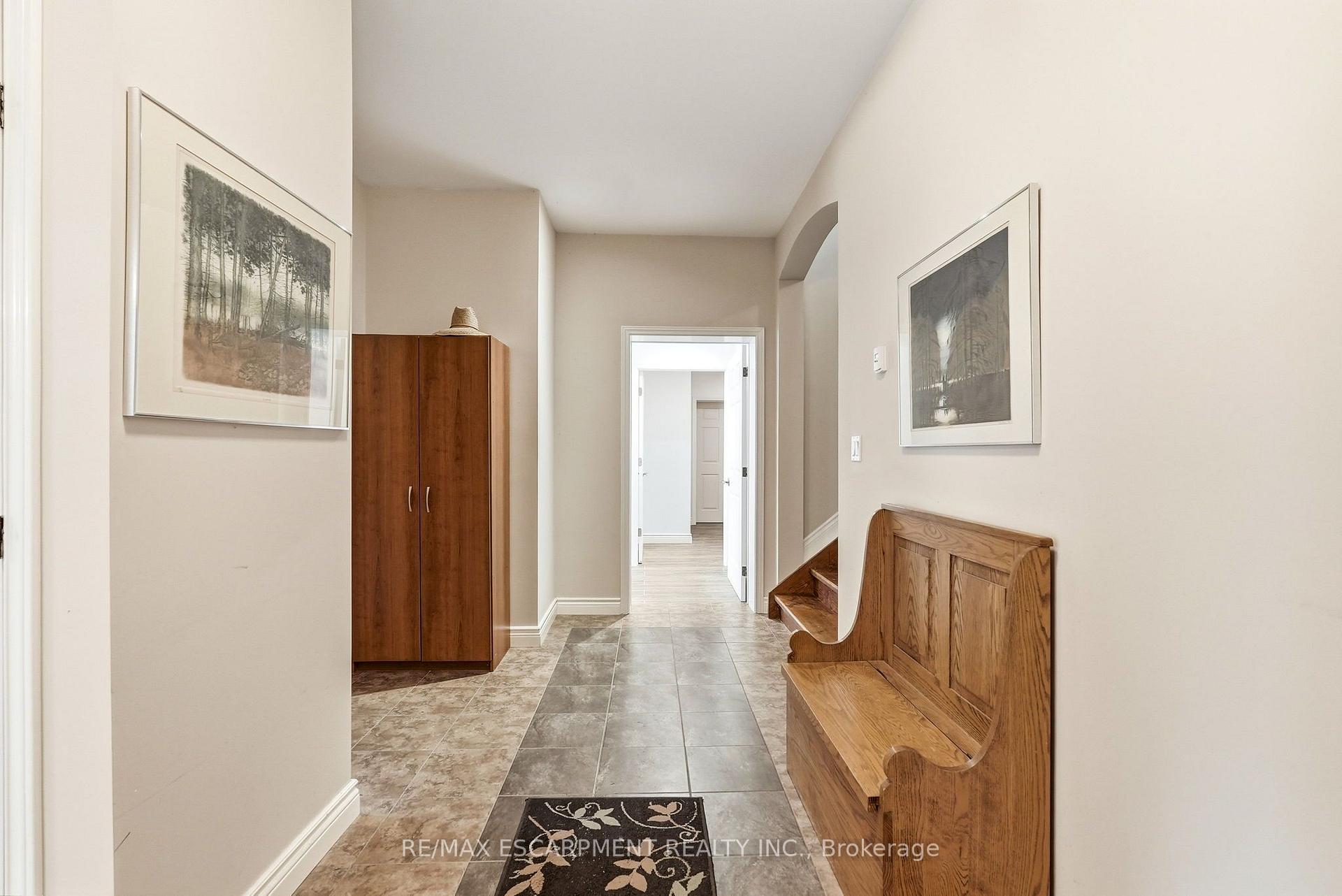 Photo 34 of 1296 Dundas Street, Burlington, Tyandaga — HOMEH