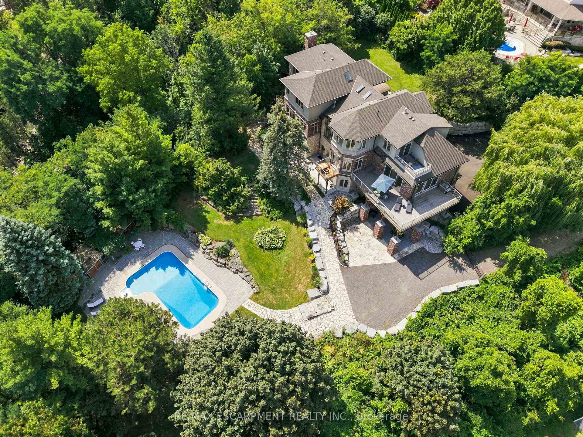 Photo 53 of 1296 Dundas Street, Burlington, Tyandaga — HOMEH