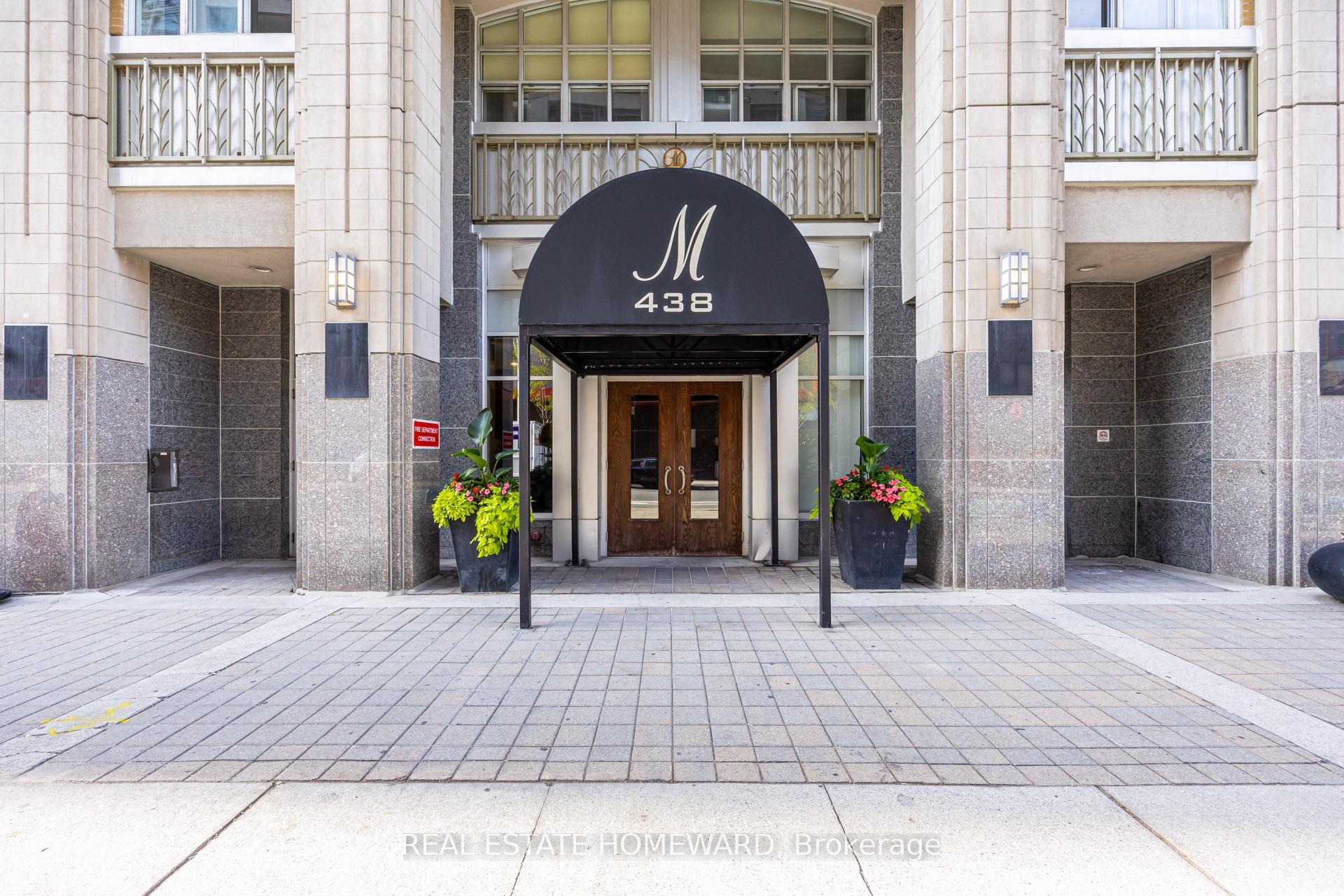 Front of Unit 1003, 438 Richmond Street W